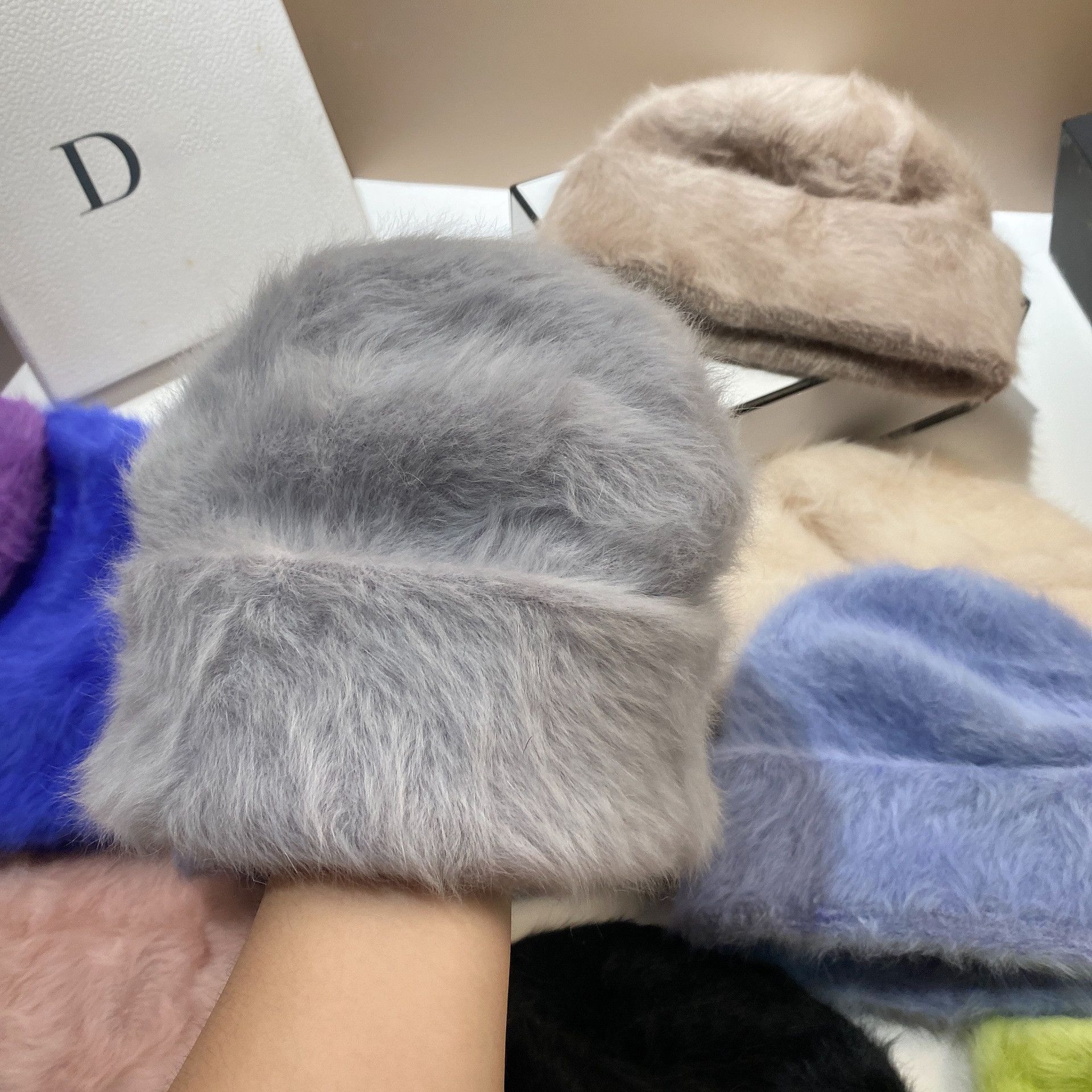Japanese Brand × Other Rabbit White Fur Beanie Hat Size ONE SIZE - 2 Thumbnail