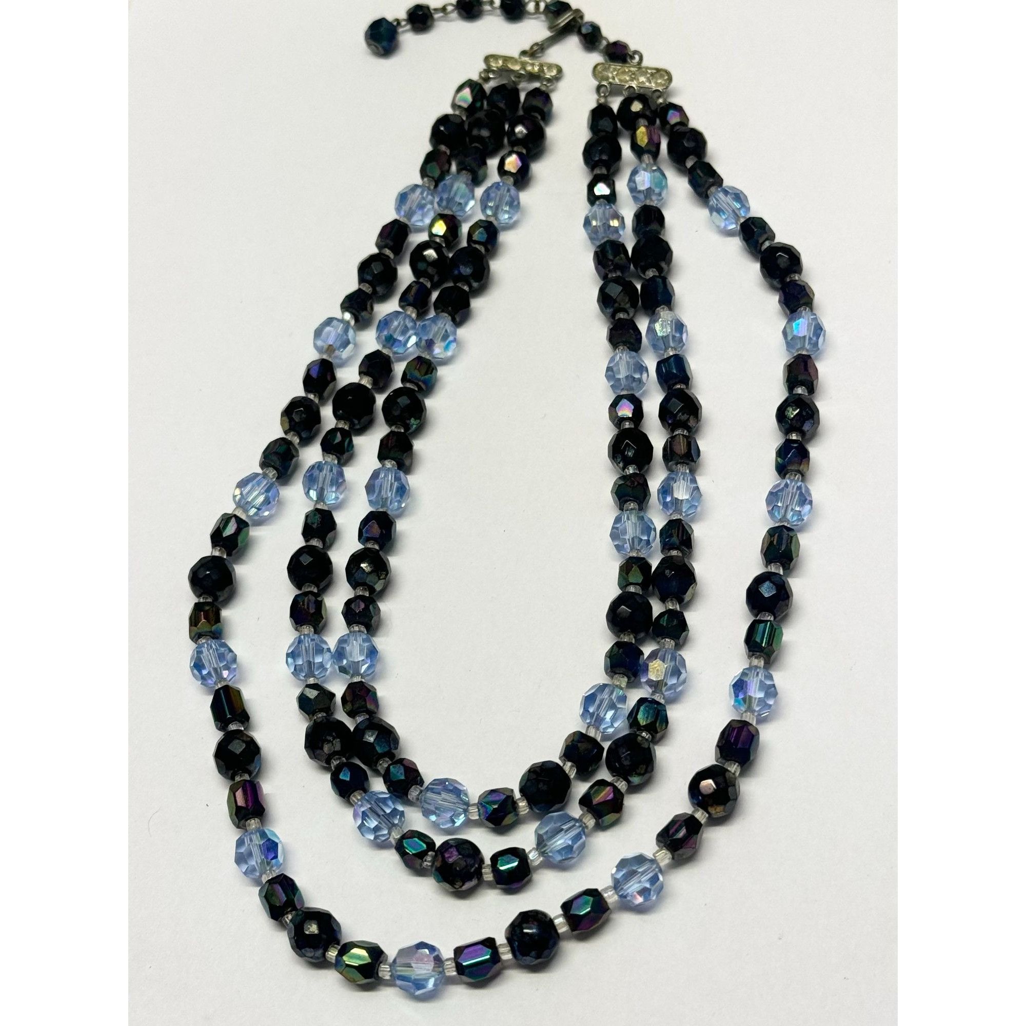 Vintage Vintage blue three strand crystal necklace Size ONE SIZE - 6 Thumbnail
