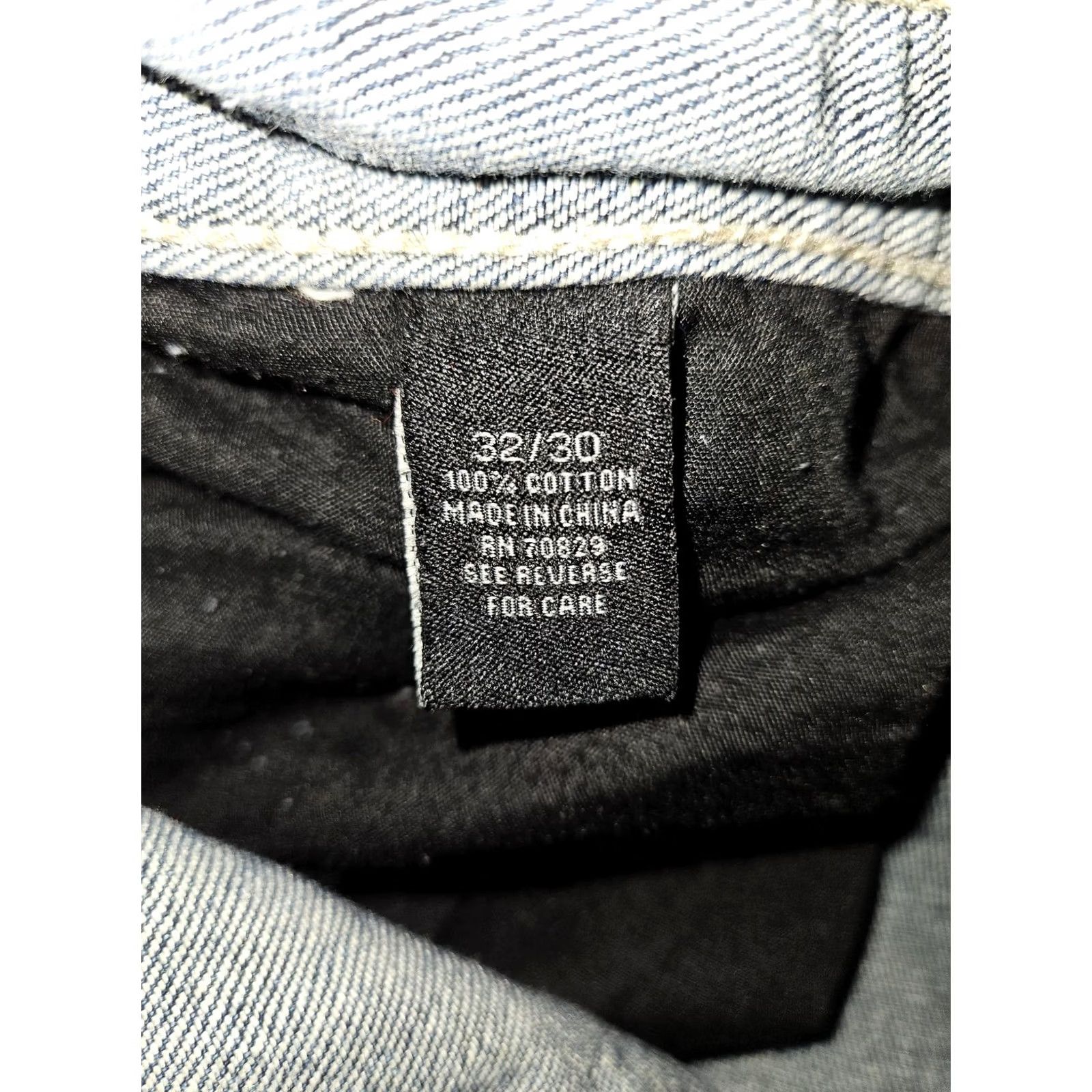 Vintage BLACK. Jeans Mens 32x30 Blue Distressed Straight Leg 100% Cotton Mid Rise Size US 32 / EU 48 - 3 Thumbnail