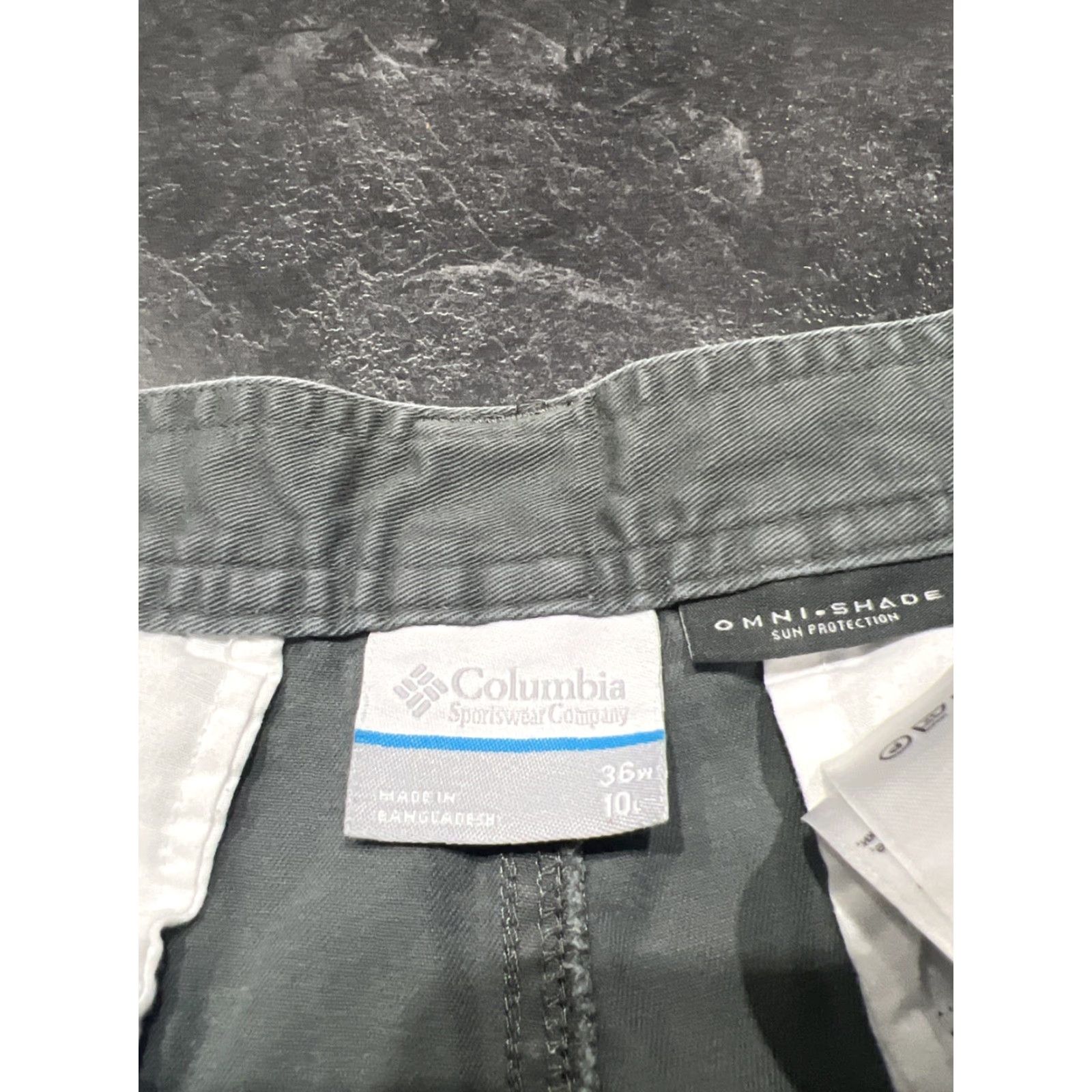 Vintage **Columbia Mens Green Gray Cargo Hiking Shorts Size 36** User: **Columbia Mens Green Gray Omni Shield Hiking Cargo Shorts Size 36** Size US 36 / EU 52 - 4 Thumbnail