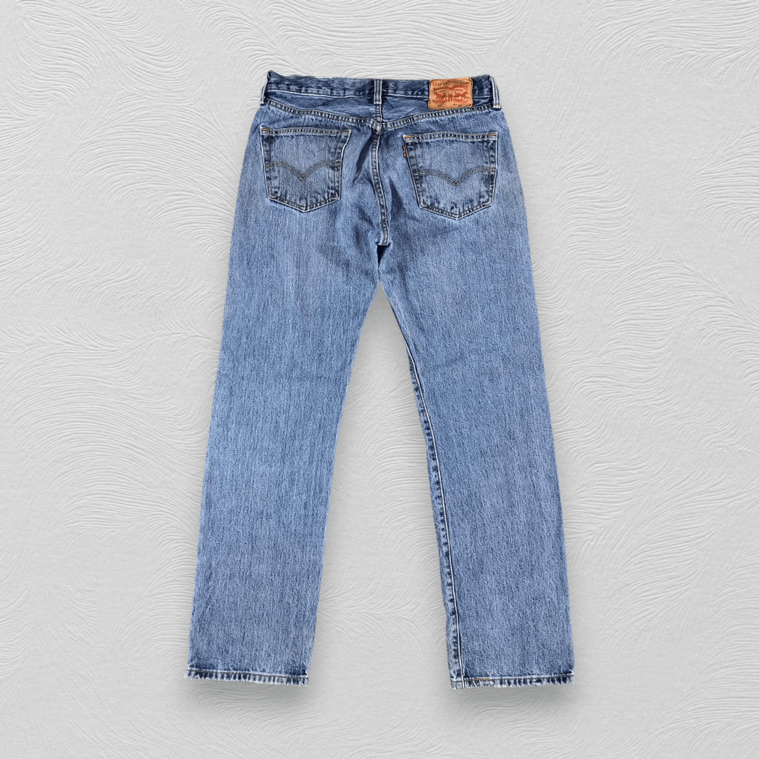 Levi's Vintage Levi's 501 Jeans Distress Medium Wash Denim KJ1069 Size US 32 / EU 48 - 2 Thumbnail