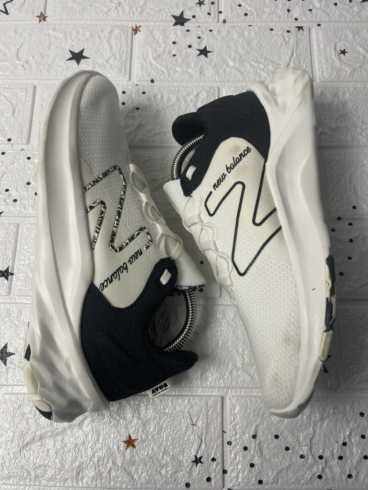 New Balance New Balance Fresh Foam RoavV2 US10 UK8 EU41.5 CM27 Size US 10 / EU 43 - 5 Thumbnail