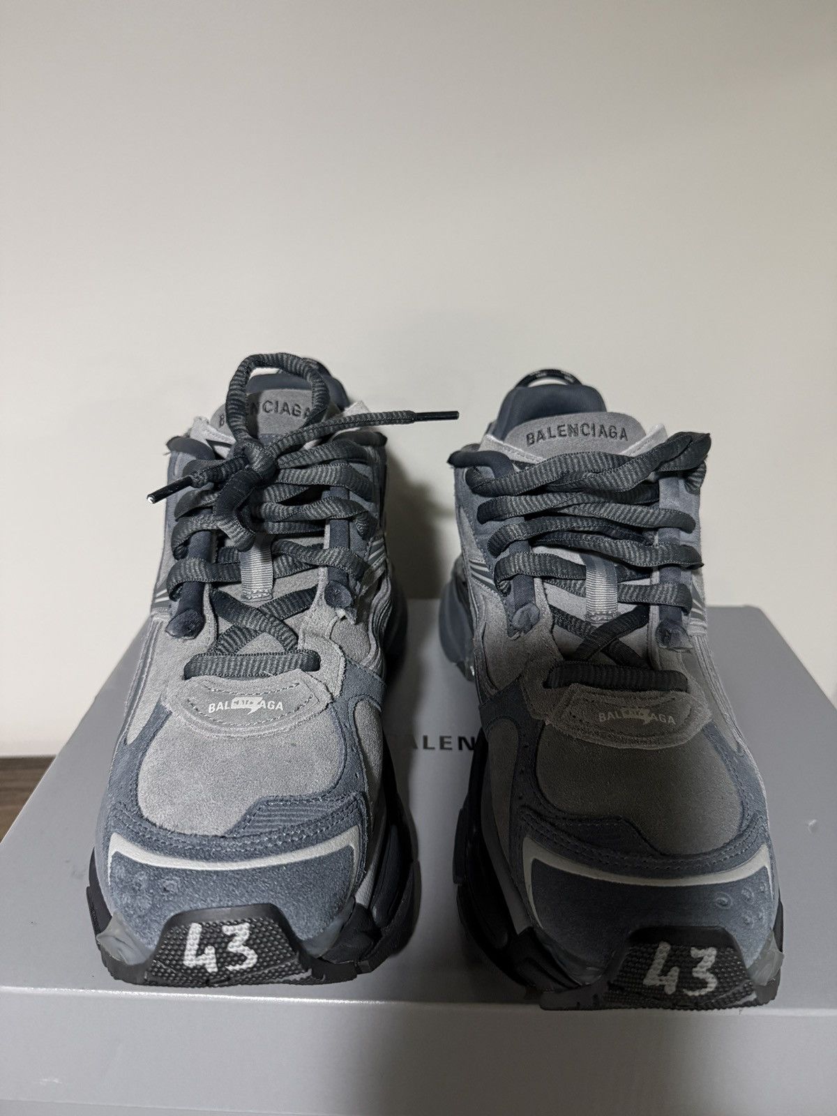 Balenciaga Nwt Balenciaga Runner Sneaker Grey Size US 10.5 / EU 43-44 - 5 Thumbnail