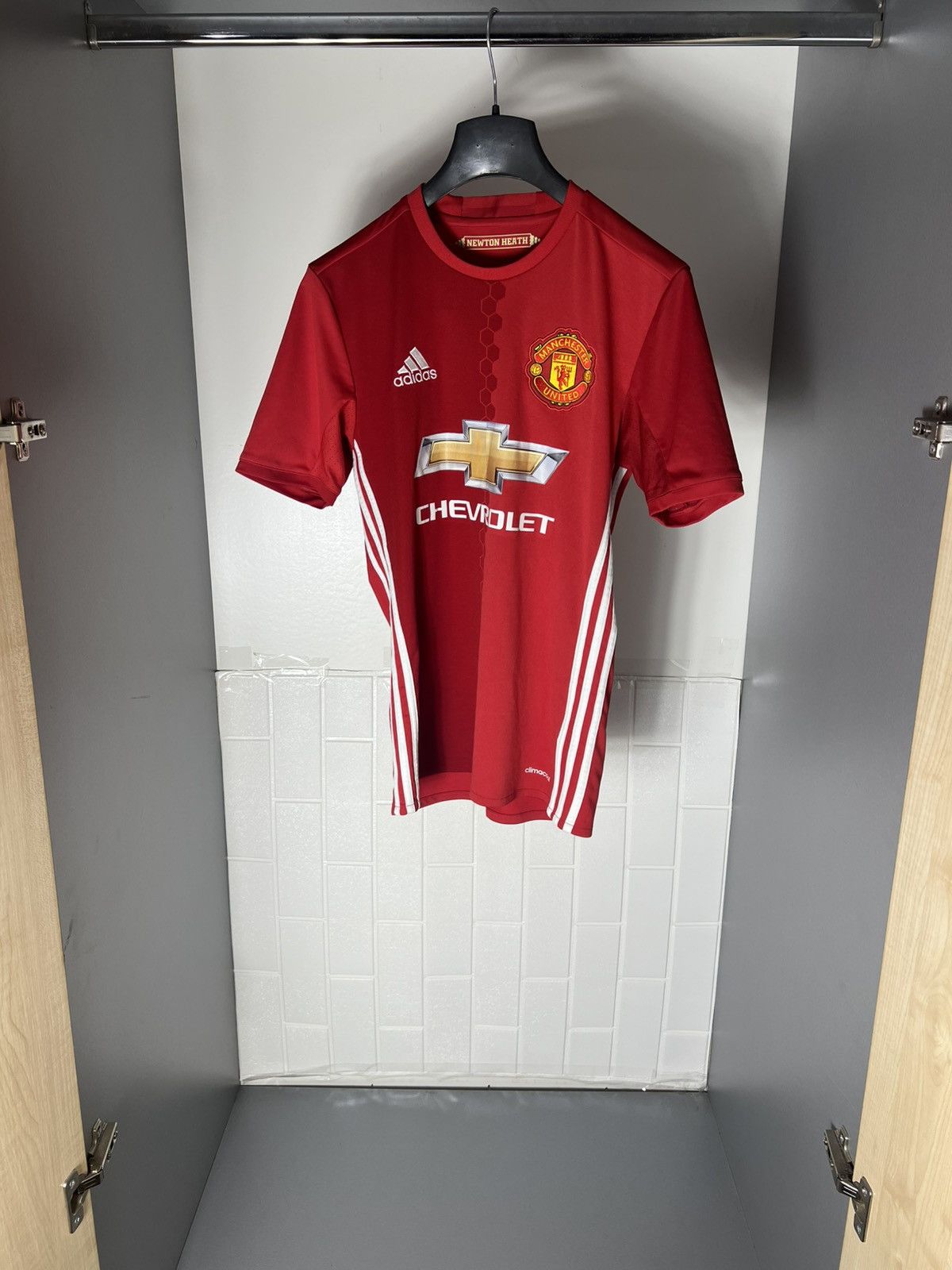 Vintage VERY RARE ADIDAS FC MANCHESTER UNITED ENGLAND SOCCER JERSEY Size US XS / EU 42 / 0 - 4 Thumbnail