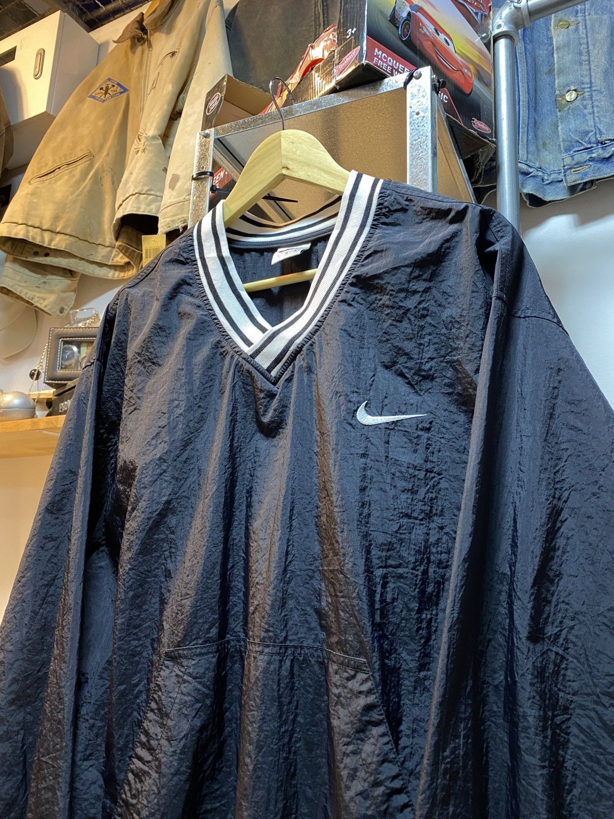 Nike Vintage Nike V- Neck Windbreaker Size US L / EU 52-54 / 3 - 2 Thumbnail