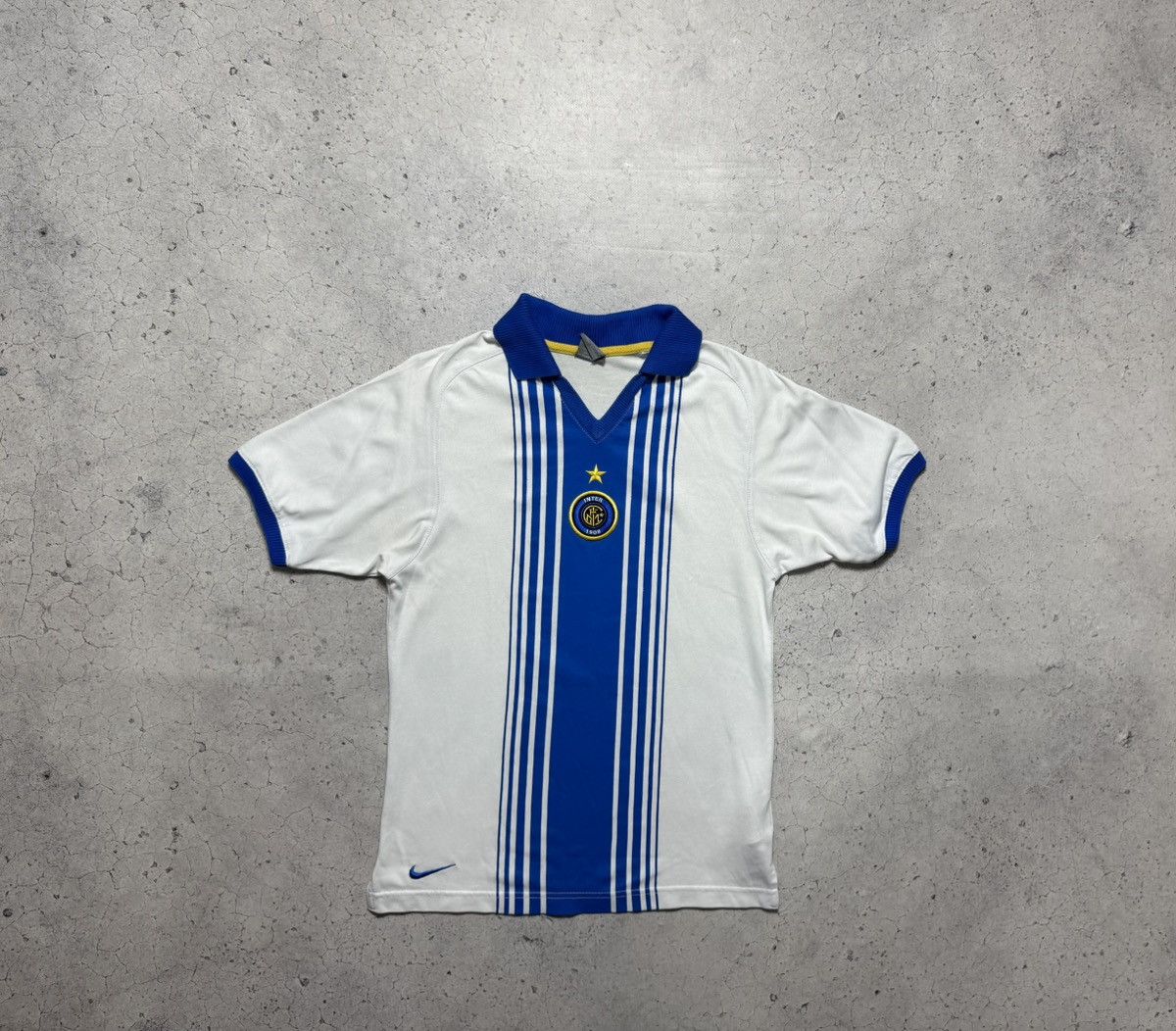 Nike Nike FC Inter Vintage Soccer Jersey Shirt Football Retro Size US S / EU 44-46 / 1 - 1 Thumbnail