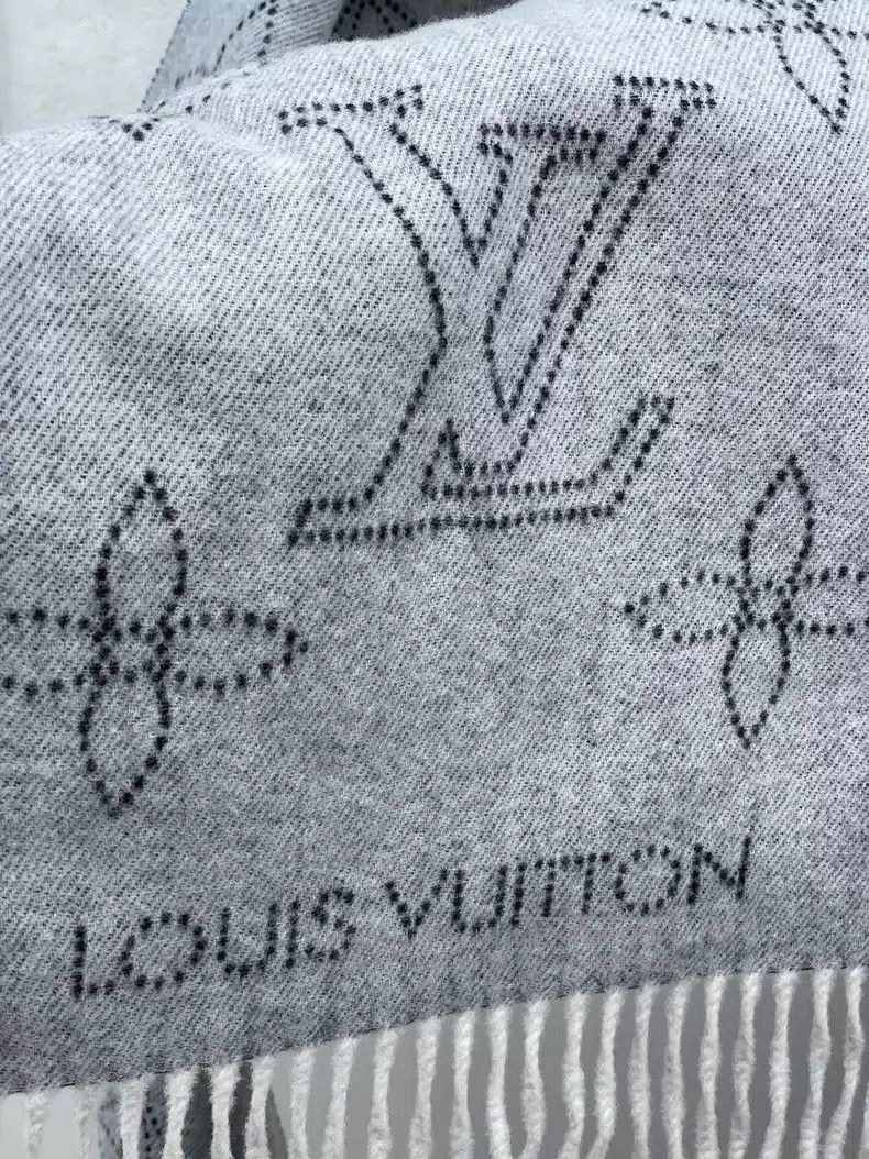 Louis Vuitton Louis Vuitton Grey presbyopic single face cashmere fringe Size ONE SIZE - 4 Thumbnail
