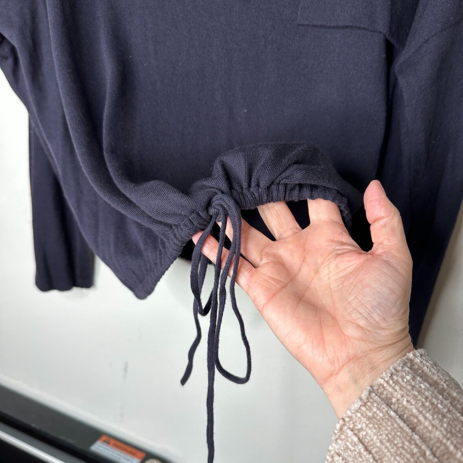 French Connection French Connection Drawstring Silk Blend VNeck Navy Sweater L Size L / US 10 / IT 46 - 4 Thumbnail
