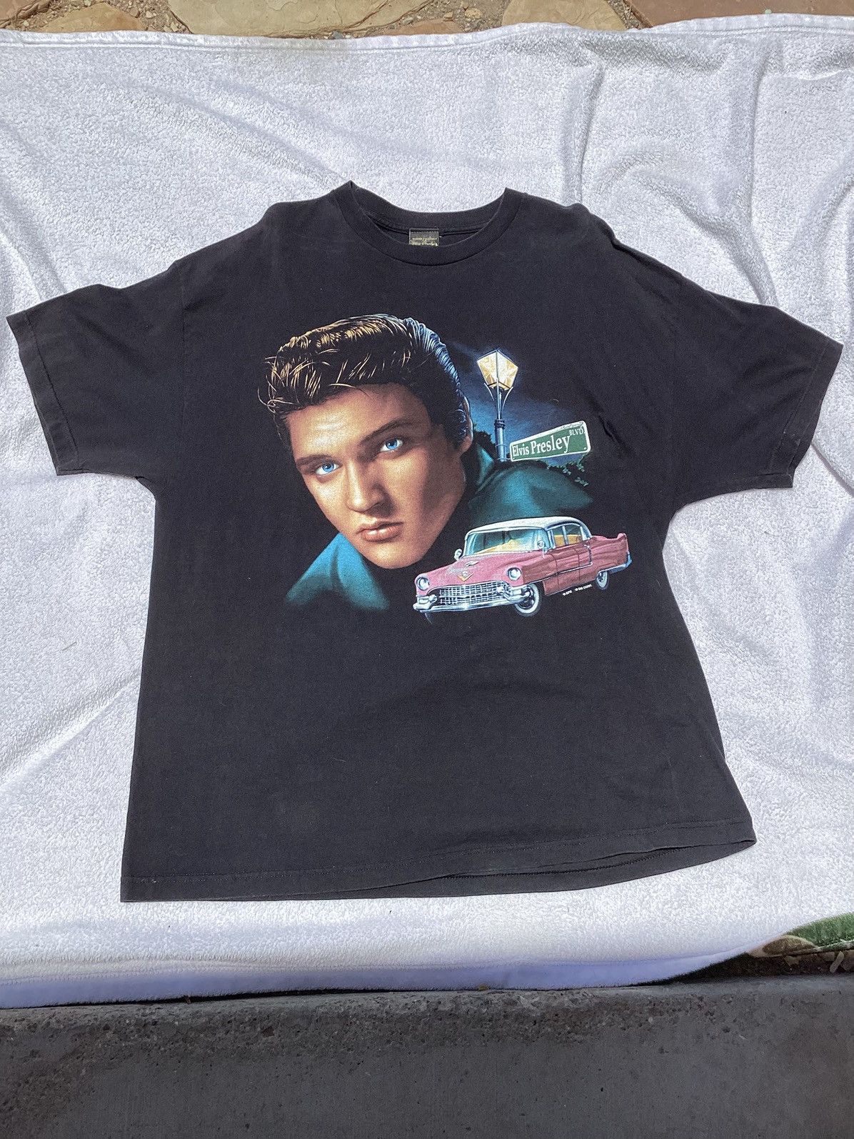 Vintage Vintage 1999 Elvis Presley Presley Graceland band/music Tee Size US XL / EU 56 / 4 - 1 Thumbnail