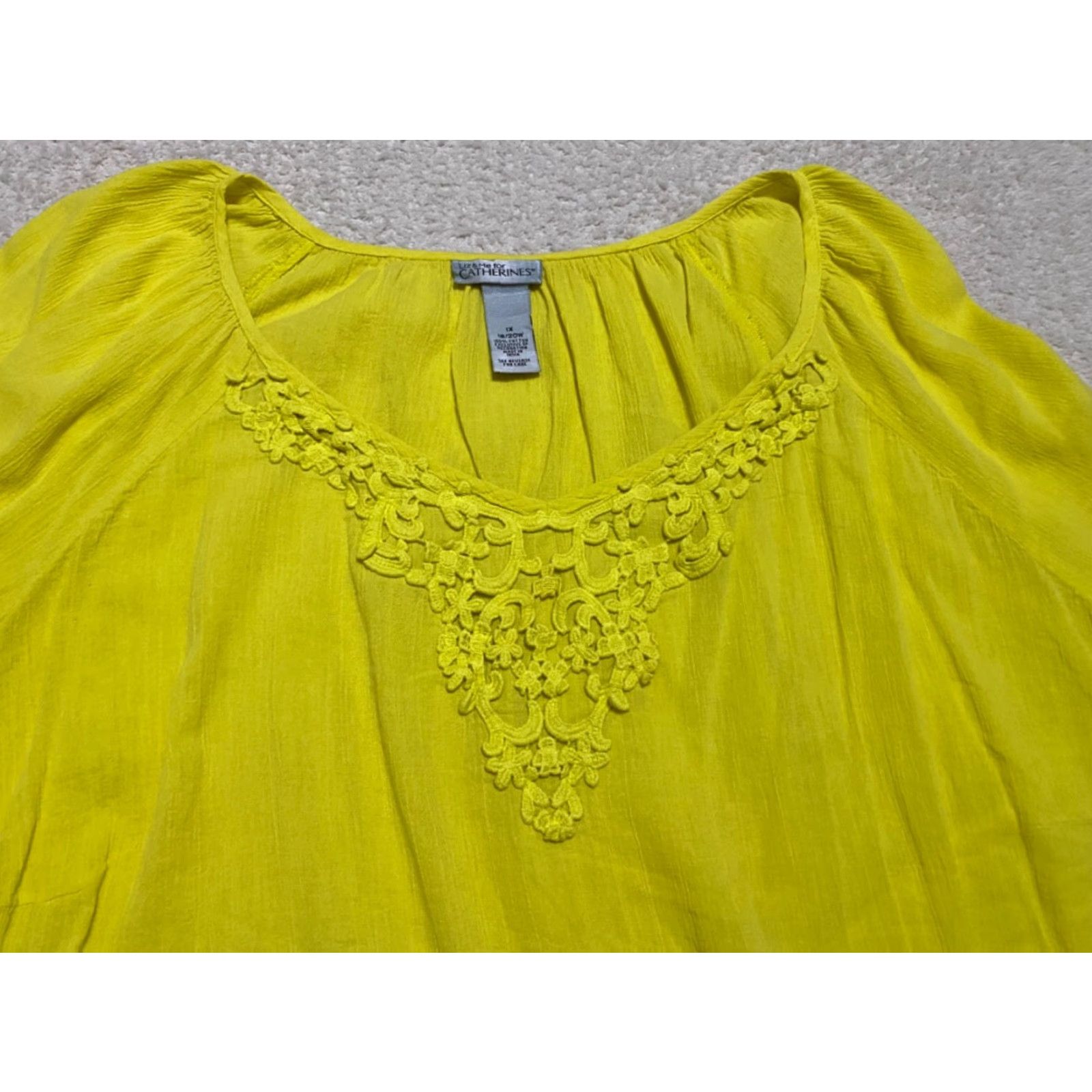 Vintage Catherines Women 1X Shirt Solid Yellow Short Sleeve V-Neck 100% Cotton Size XL / US 12-14 / IT 48-50 - 3 Thumbnail