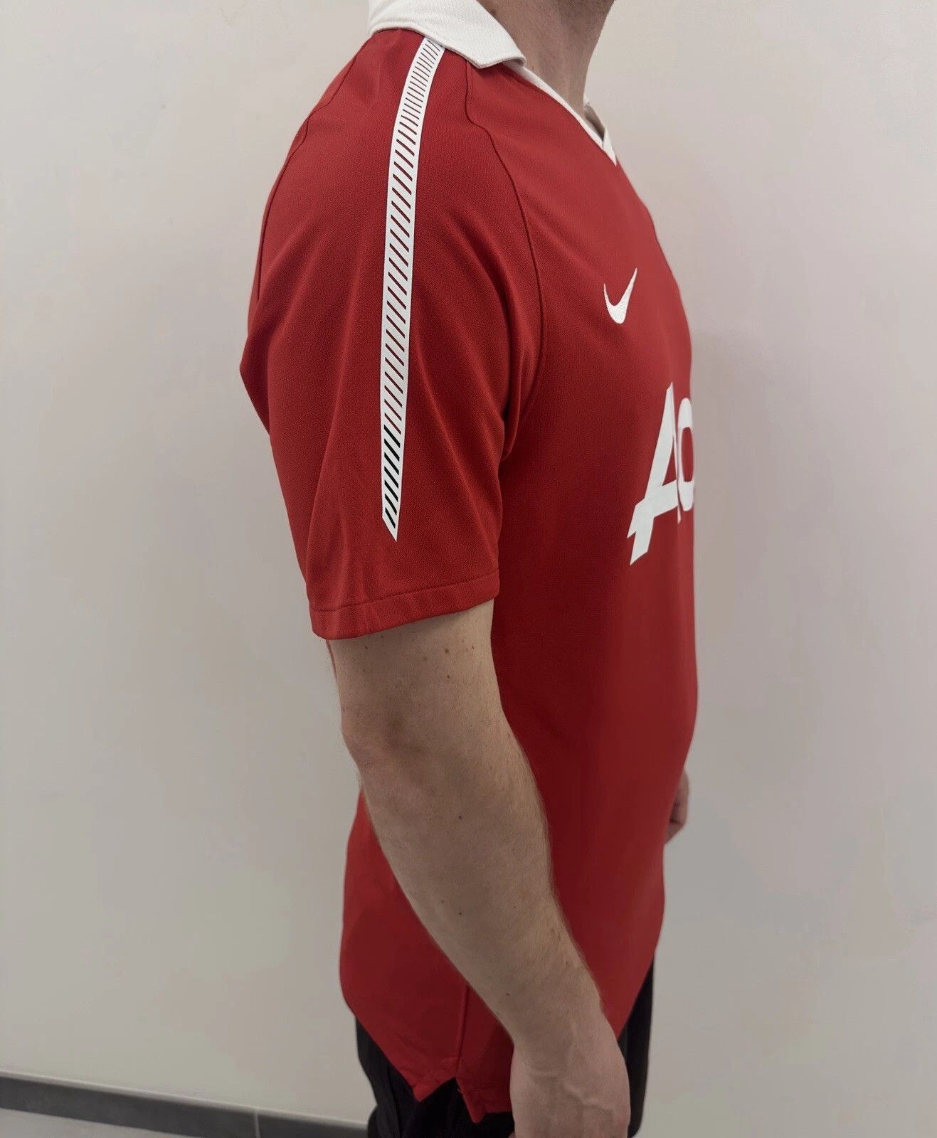 Nike Manchester United 2010 2011 Home Jersey Soccer Football Size US S / EU 44-46 / 1 - 6 Thumbnail