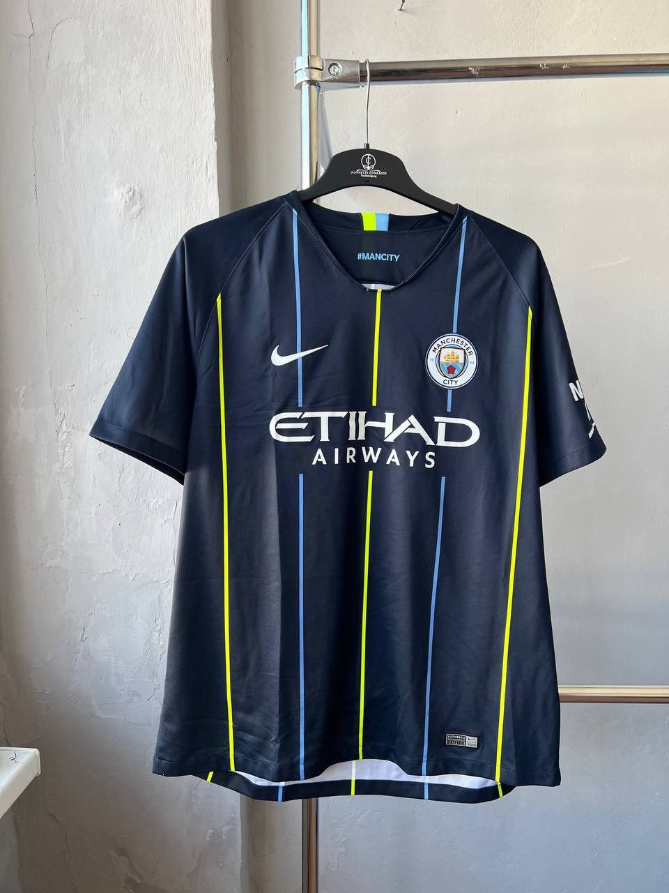 Nike 2018/19 MANCHESTER CITY AWAY SOCCER JERSEY FOOTBALL SHIRT XL Size US XL / EU 56 / 4 - 3 Thumbnail