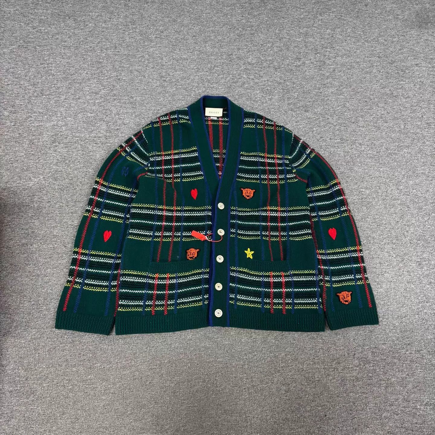 Gucci Gucci tiger heart embroidery V-neck cardigan M 99new Size M / US 6-8 / IT 42-44 - 1 Thumbnail