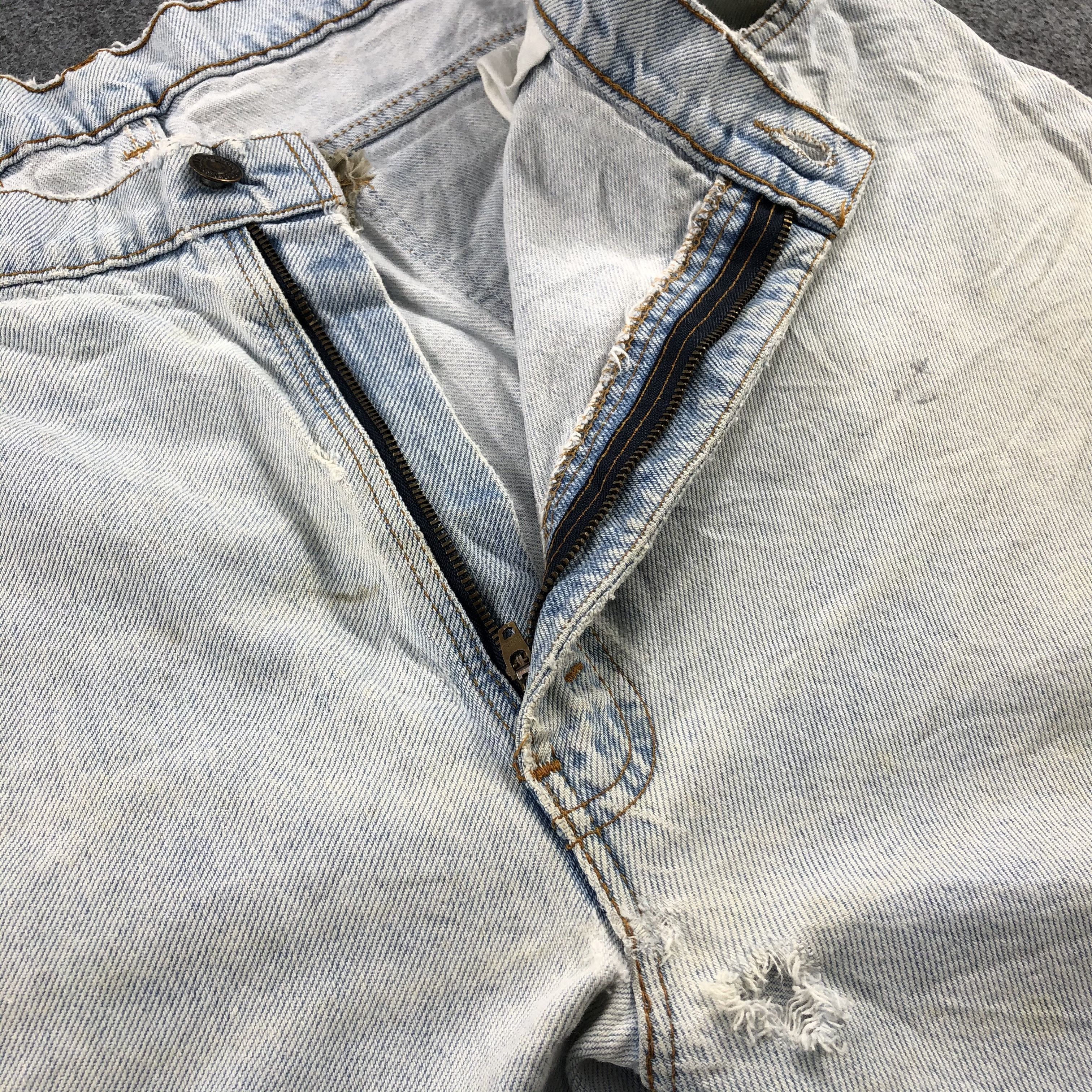 Levi's × Vintage Vintage Distress Levis Jeans Lot 550-JM807 Size US 38 / EU 54 - 9 Thumbnail