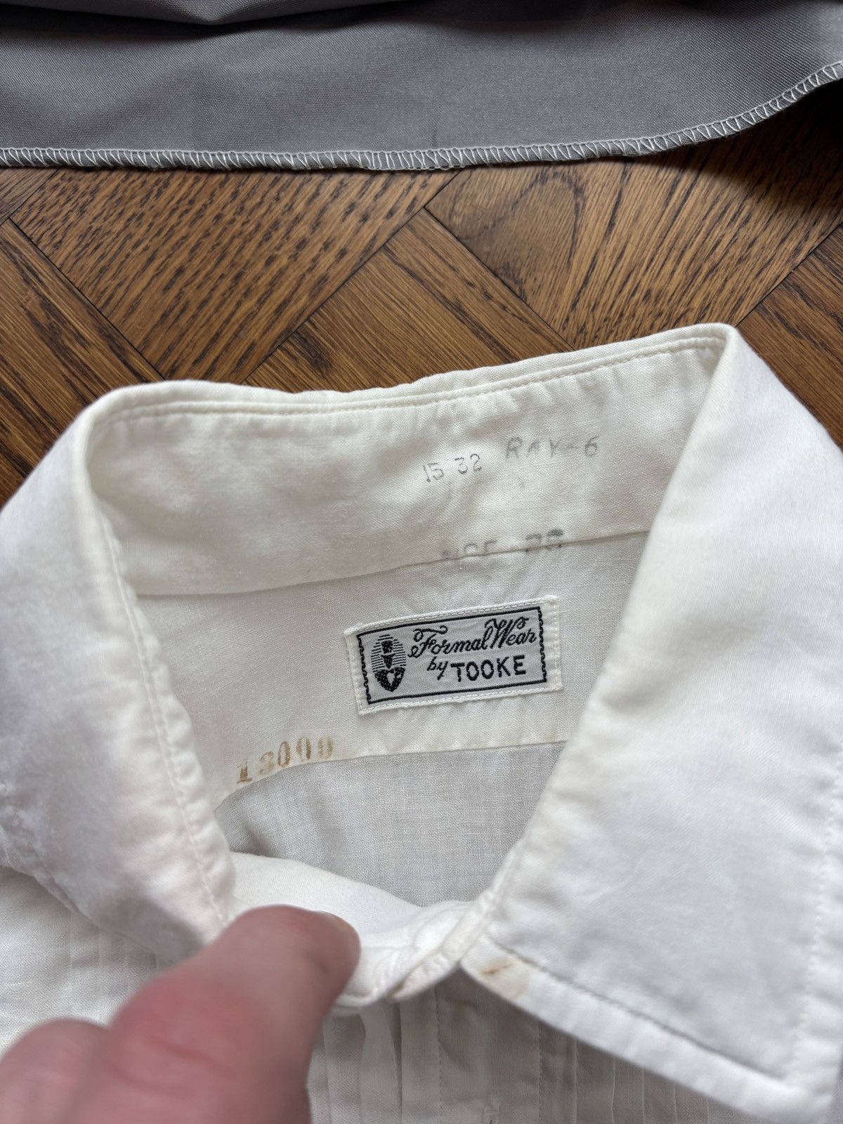 Arrow × Van Heusen × Vintage 1960s Dress Shirt Vintage Tooke Bros Canada Ruffle Formal US Size 38S - 7 Thumbnail