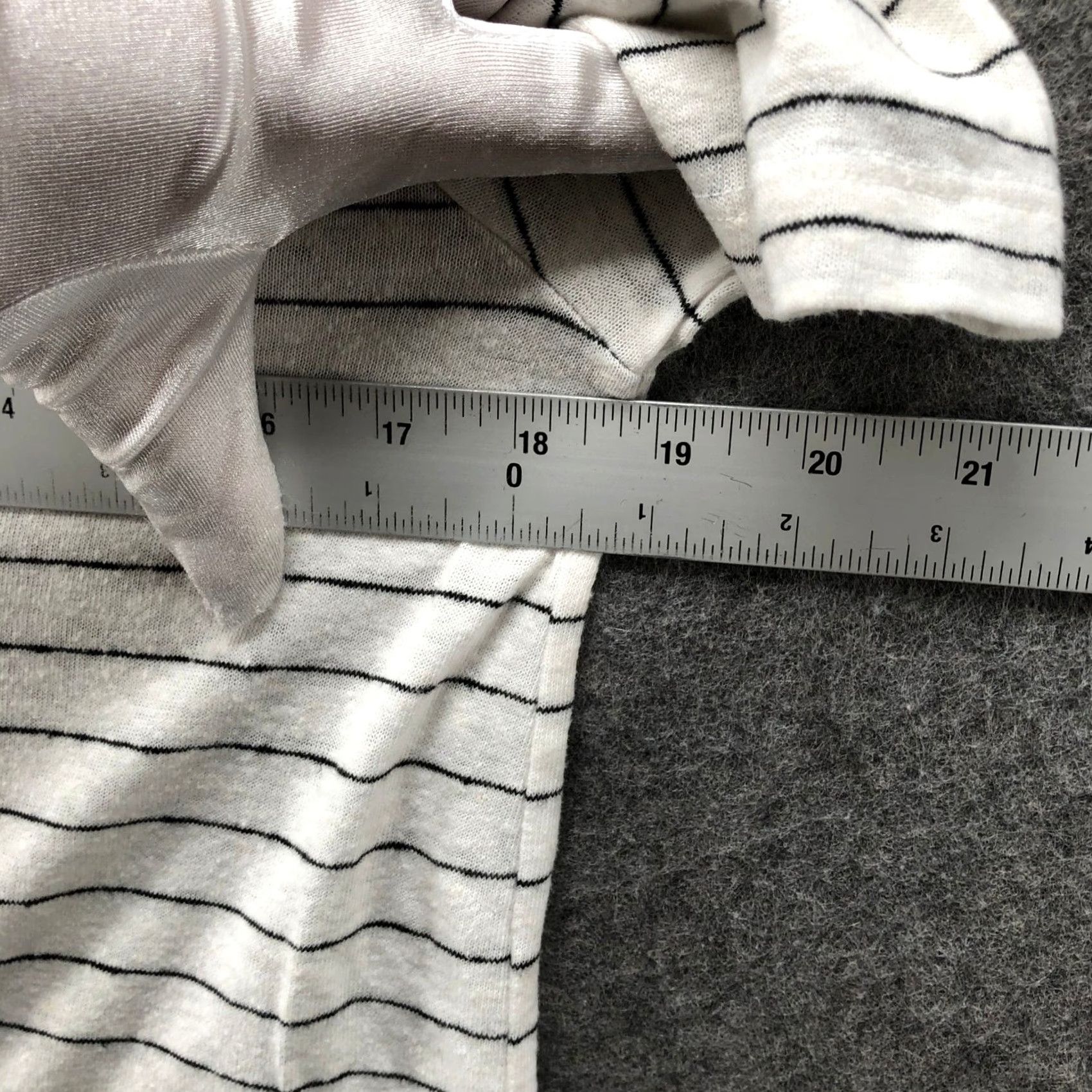 Gap Gap Linen Blend Tee Womens S White Black Striped Short Sleeve Scoop Neck Size 28" / US 6 / IT 42 - 6 Thumbnail