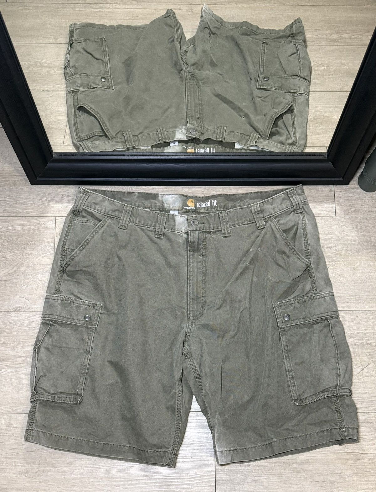 Carhartt Y2K 2000s Carhartt Olive Green Cargo Carpenter Shorts Size US 44 / EU 60 - 1 Thumbnail
