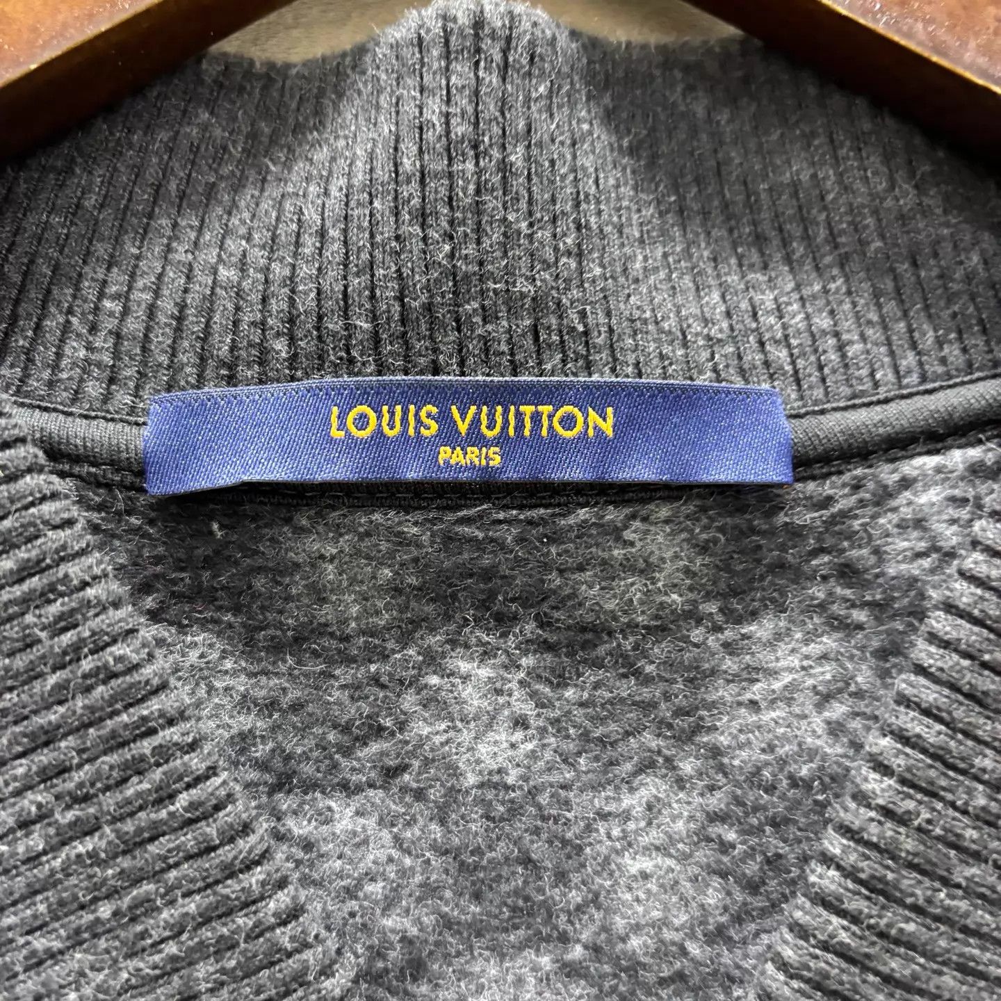 Louis Vuitton LV Damier pin cashmere knit jacket New with tags L Size US L / EU 52-54 / 3 - 5 Thumbnail