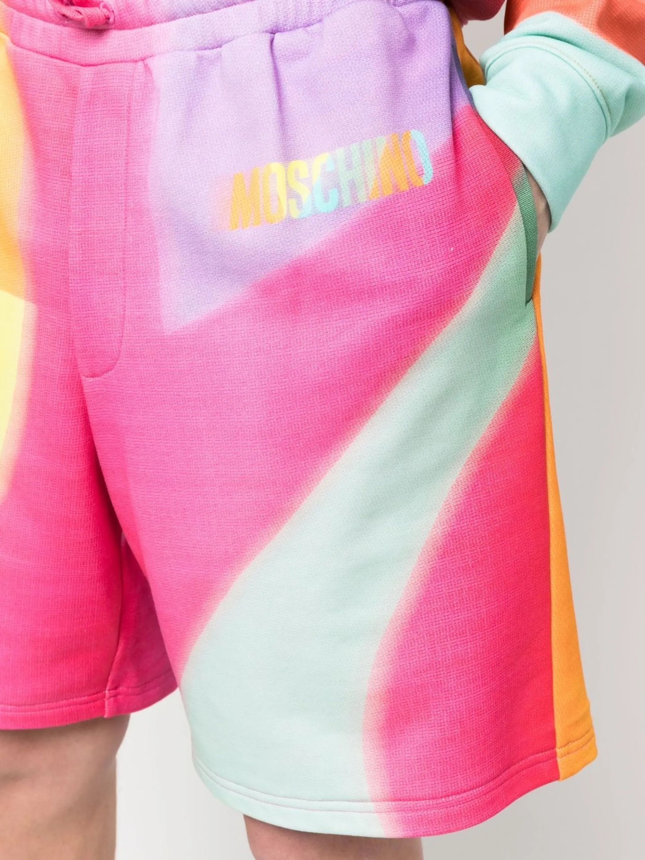 Moschino o1y0225 Logo Short in Multicolor Size US 32 / EU 48 - 2 Thumbnail