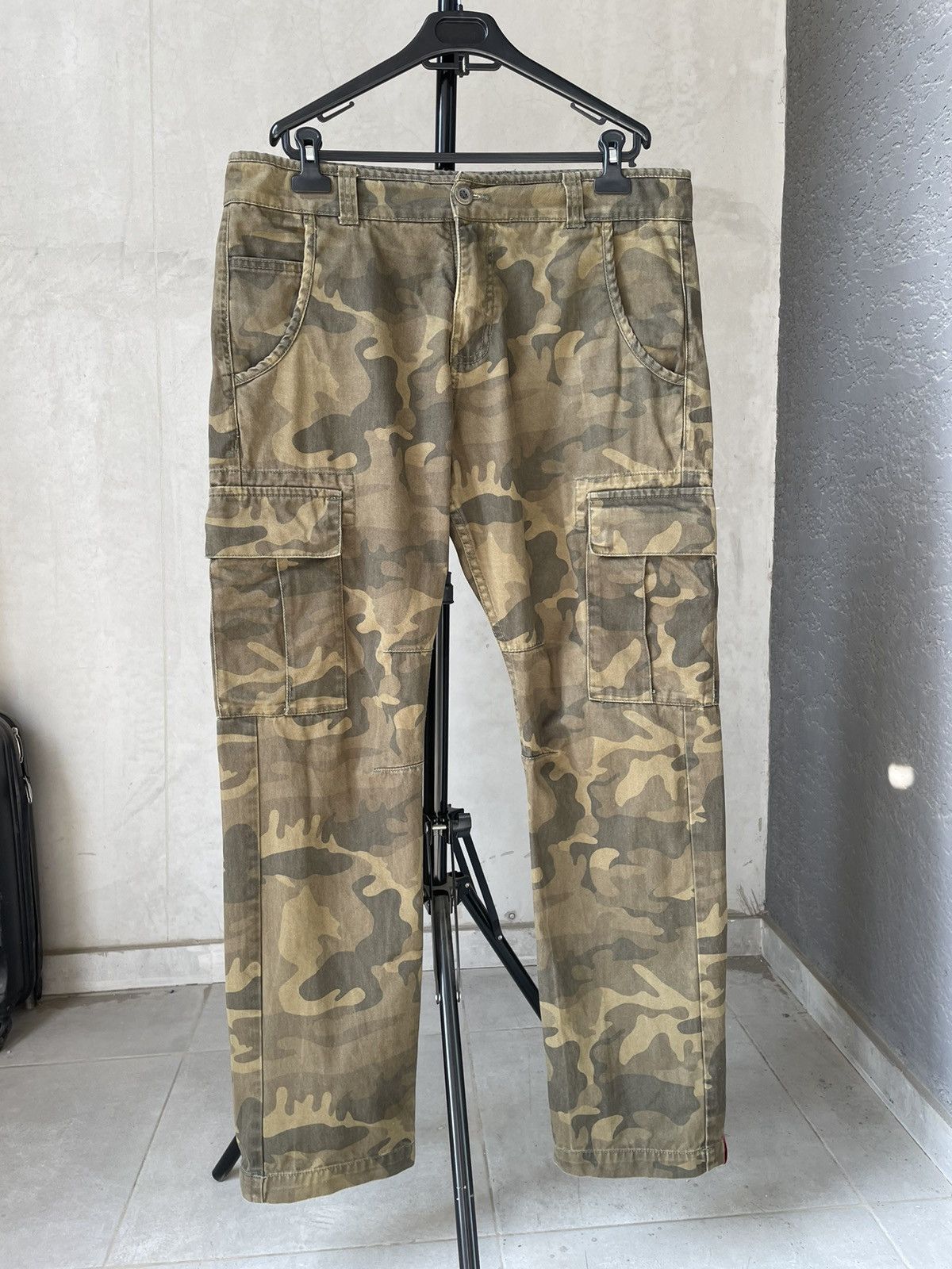 Alpha Industries Alpha Industries Military Cargo Side Pocket Camo Pants Size US 36 / EU 52 - 1 Thumbnail