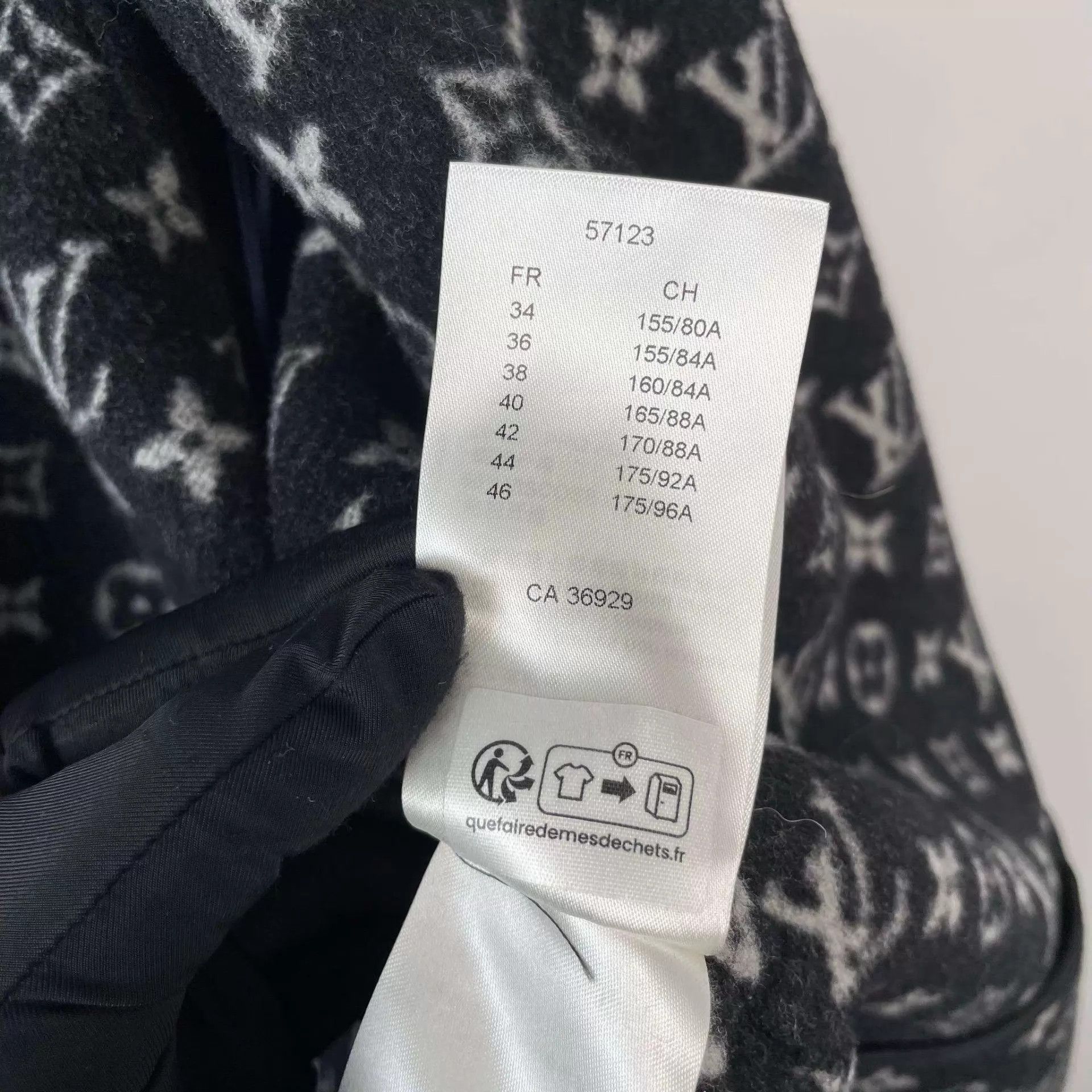 Louis Vuitton LV Black Monogram Lined Robe 34 99 New Belted Size XS / US 0-2 / IT 36-38 - 8 Thumbnail