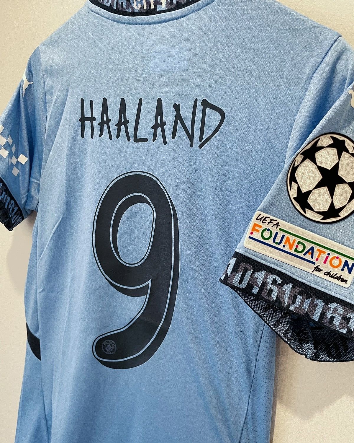 Puma Manchester city Haaland new season Size US M / EU 48-50 / 2 - 4 Thumbnail