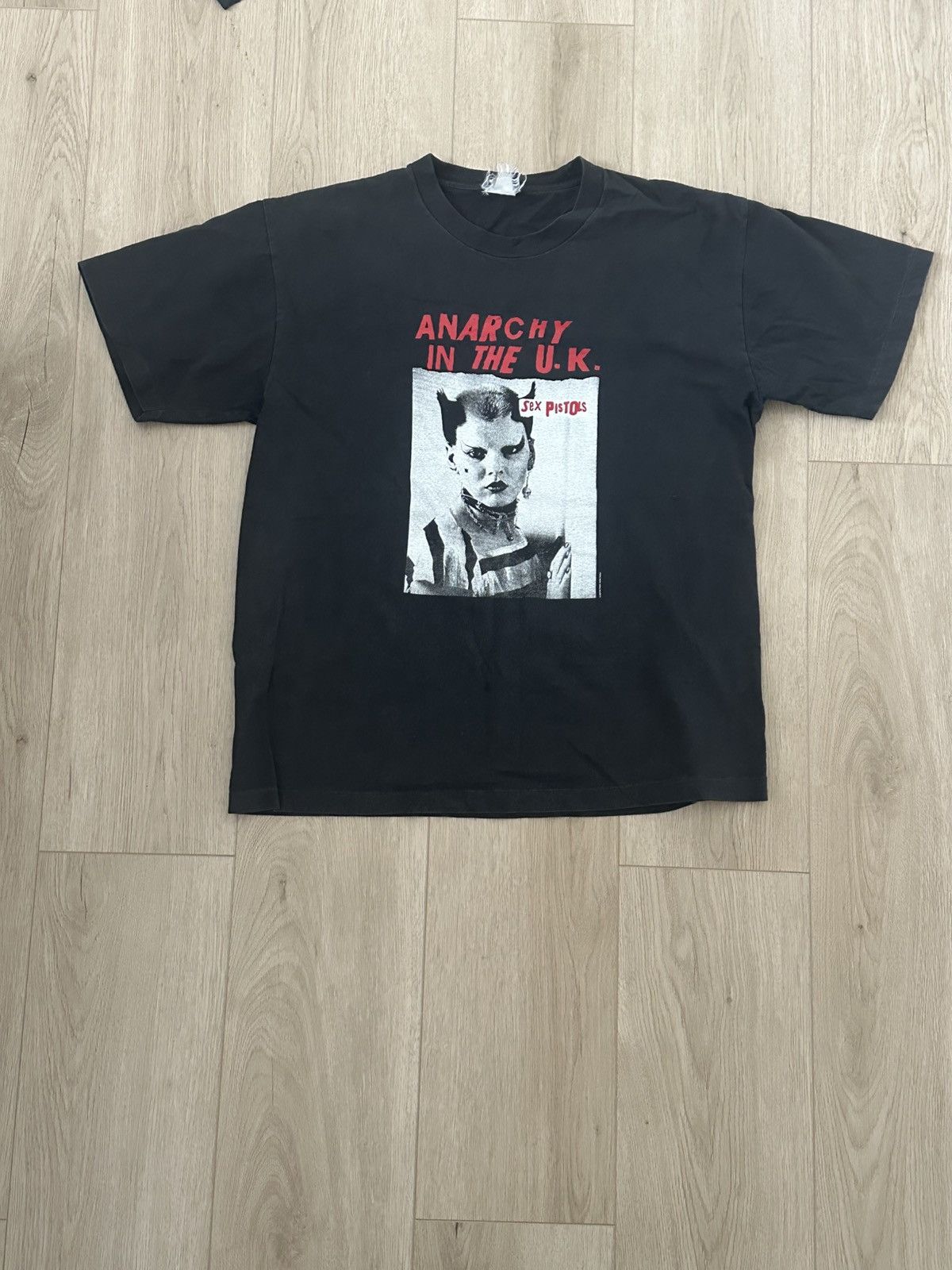 Band Tees × Vintage Vintage Sex Pistols Big Print Logo Band T-Shirt In Black Size US S / EU 44-46 / 1 - 1 Thumbnail