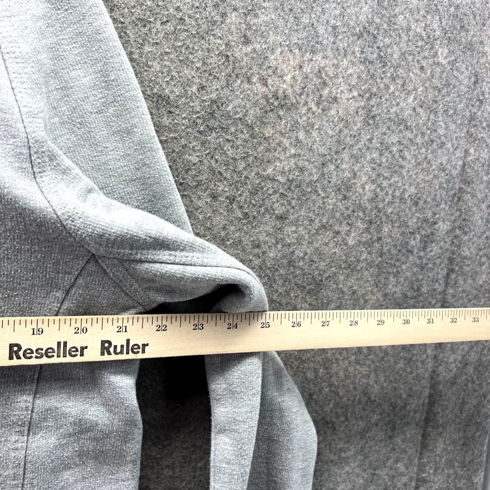 Champion VINTAGE Champion Sweater Men Medium Embroidered Gray Crewneck Pullover Fleece Logo Size US M / EU 48-50 / 2 - 6 Thumbnail
