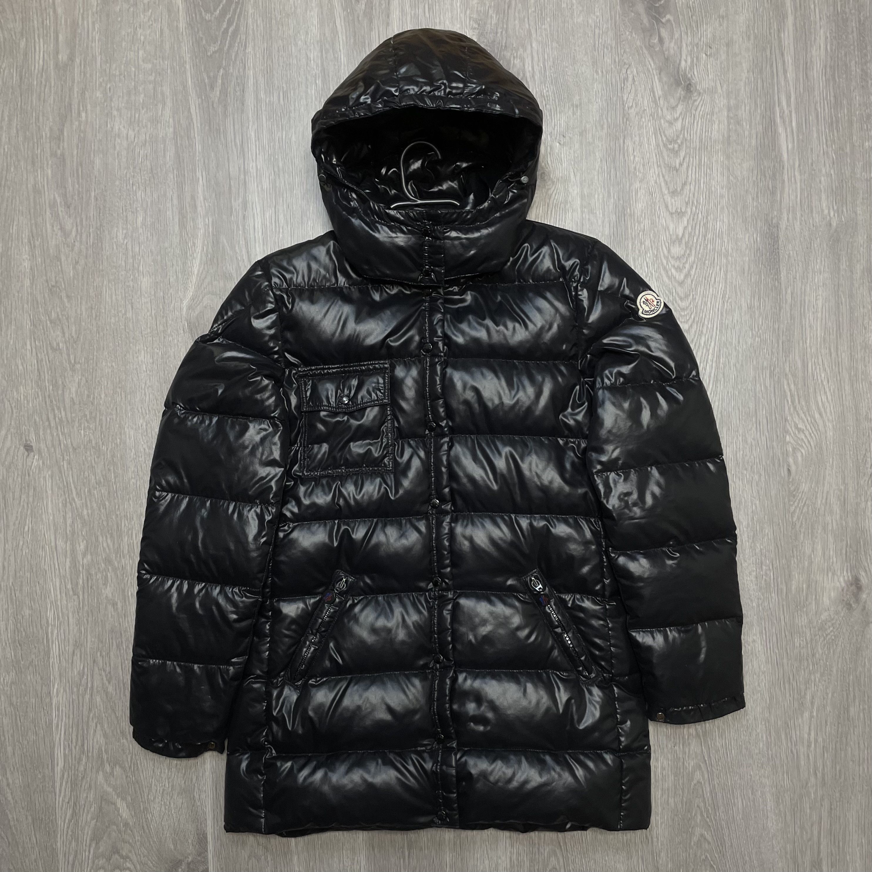 Image of Moncler Meina Vintage Down Jacket Shiny in Black, Women's (Size Medium)