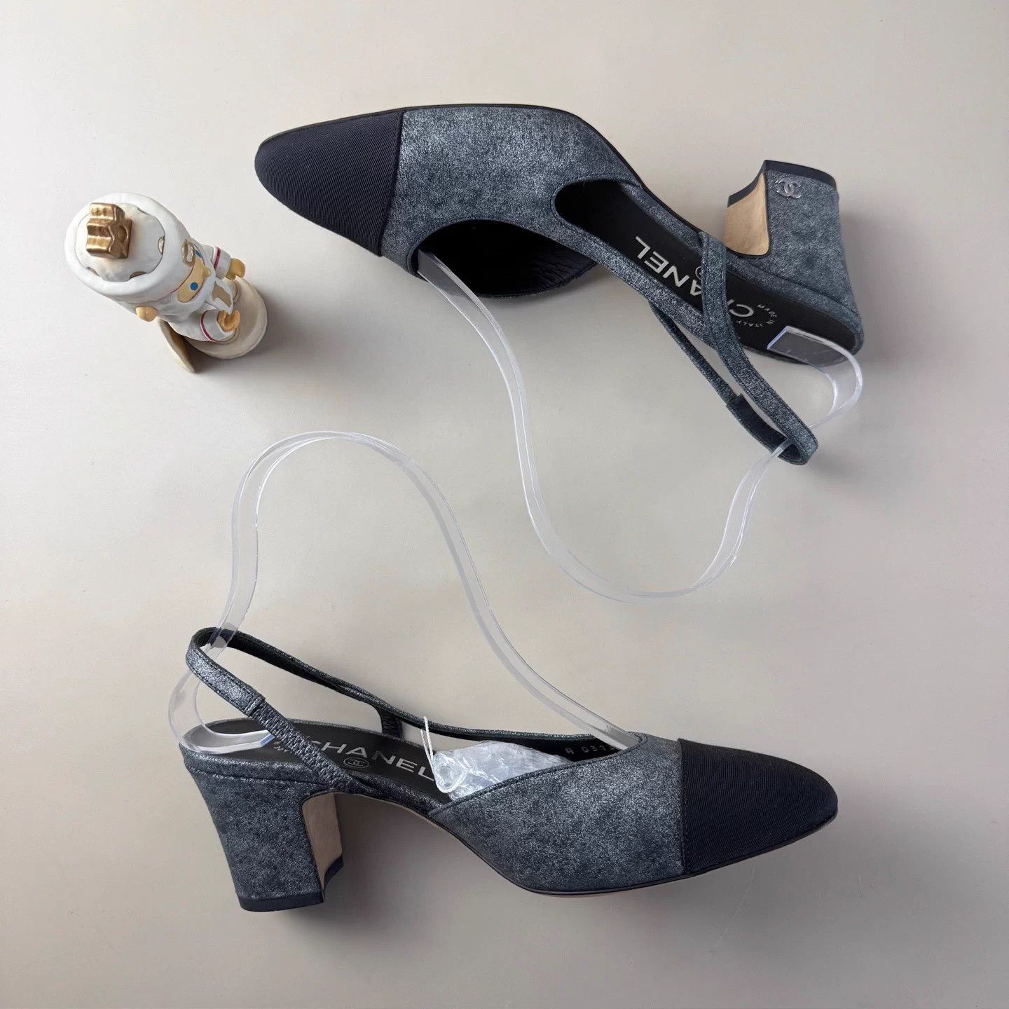Chanel Chanel black and gray CC silver buckle heels Size US 6 / IT 36 - 4 Thumbnail