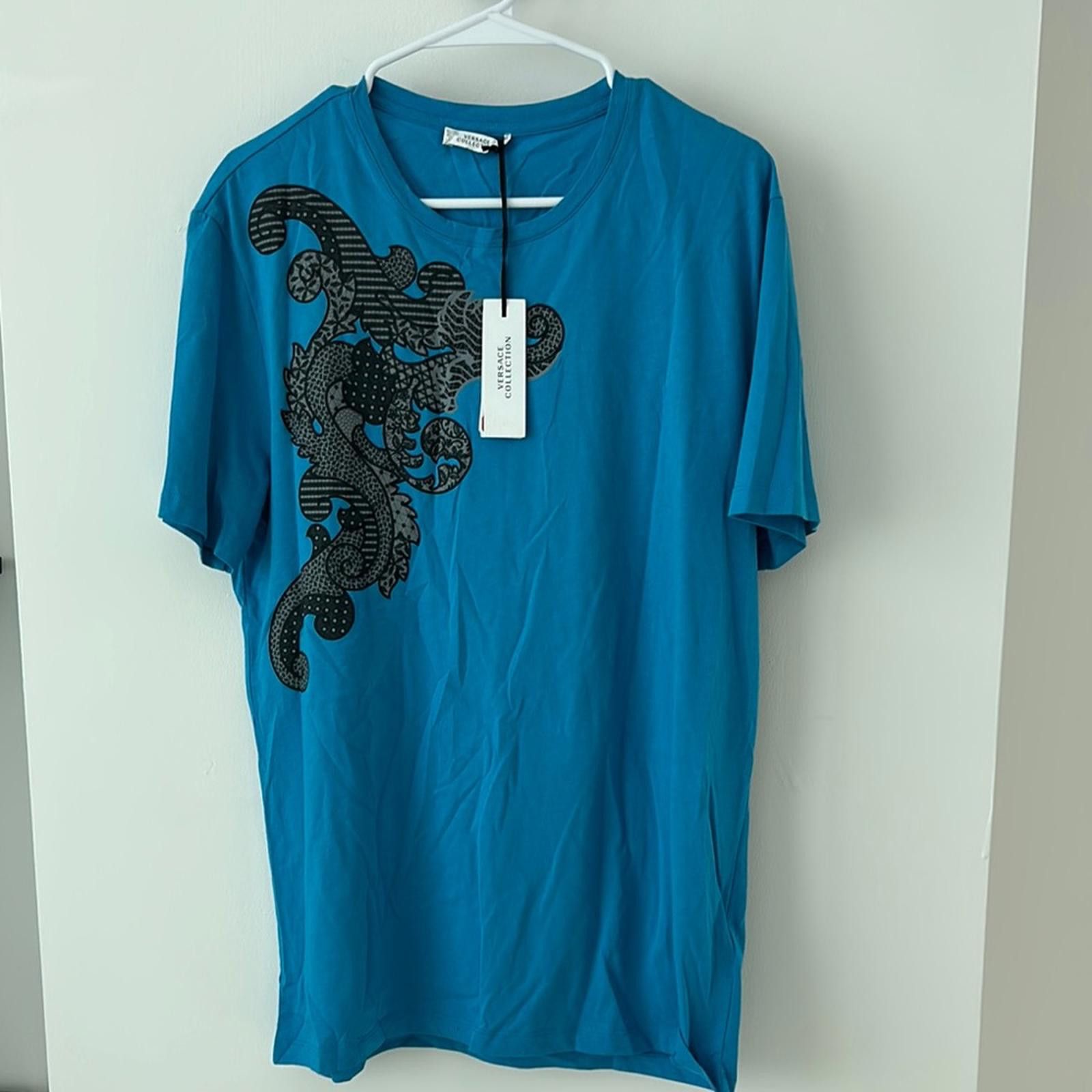 Versace Versace Blue Short Sleeve Tee with Swirling Graphic Size US L / EU 52-54 / 3 - 1 Thumbnail