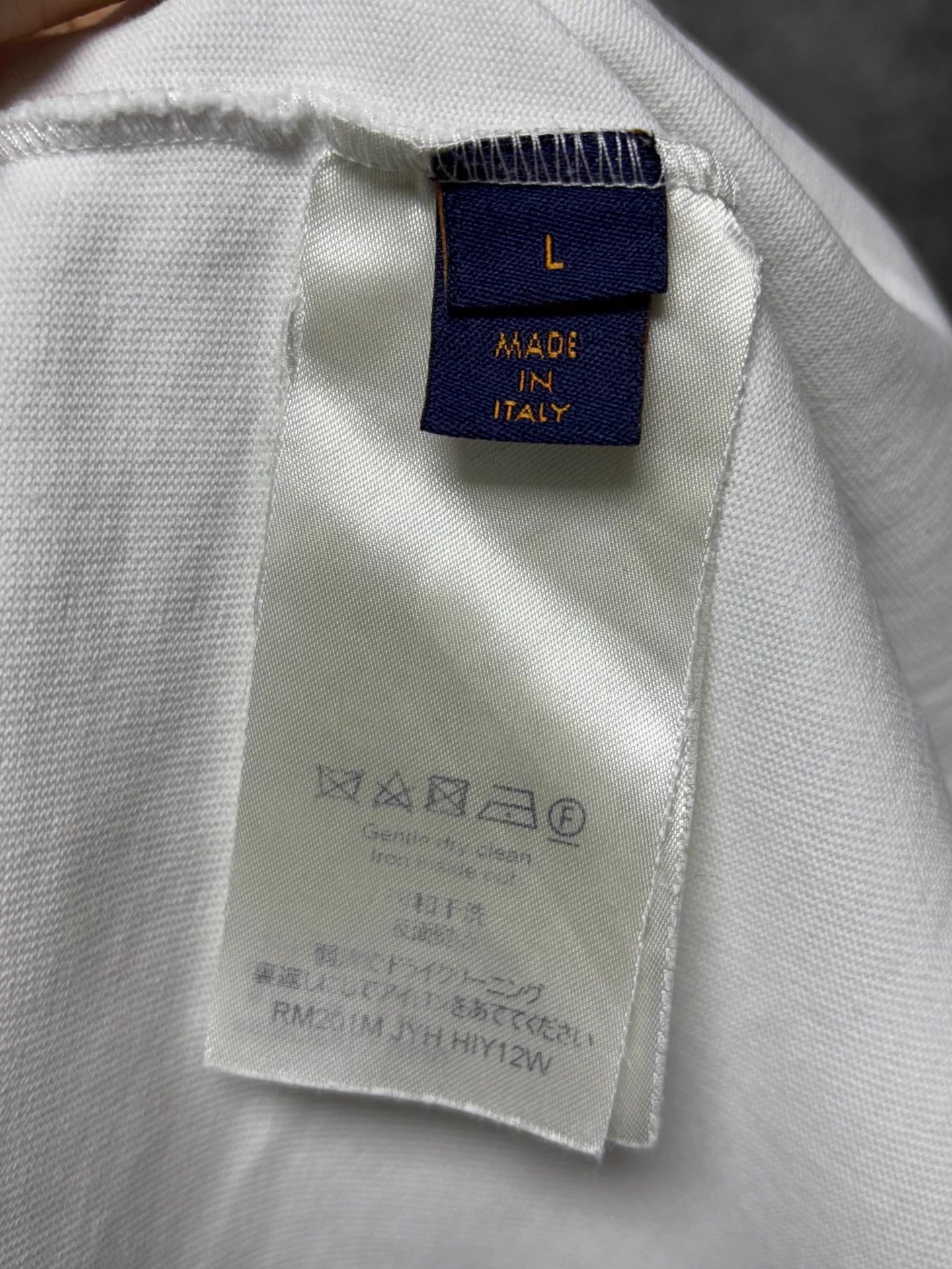 Louis Vuitton LV white short sleeve L waterdrop pendant embroidery Size US L / EU 52-54 / 3 - 4 Thumbnail