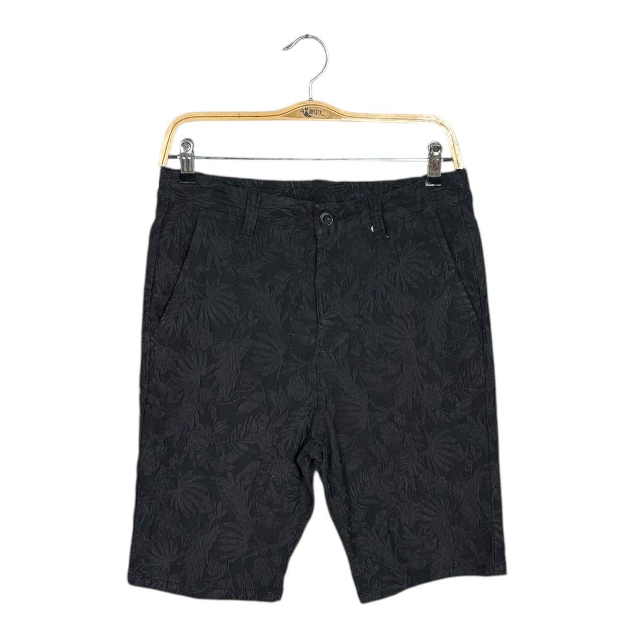 Tornado Mart Tornado Mart Floral Graphic Black Shorts Size US 30 / EU 46 - 1 Thumbnail