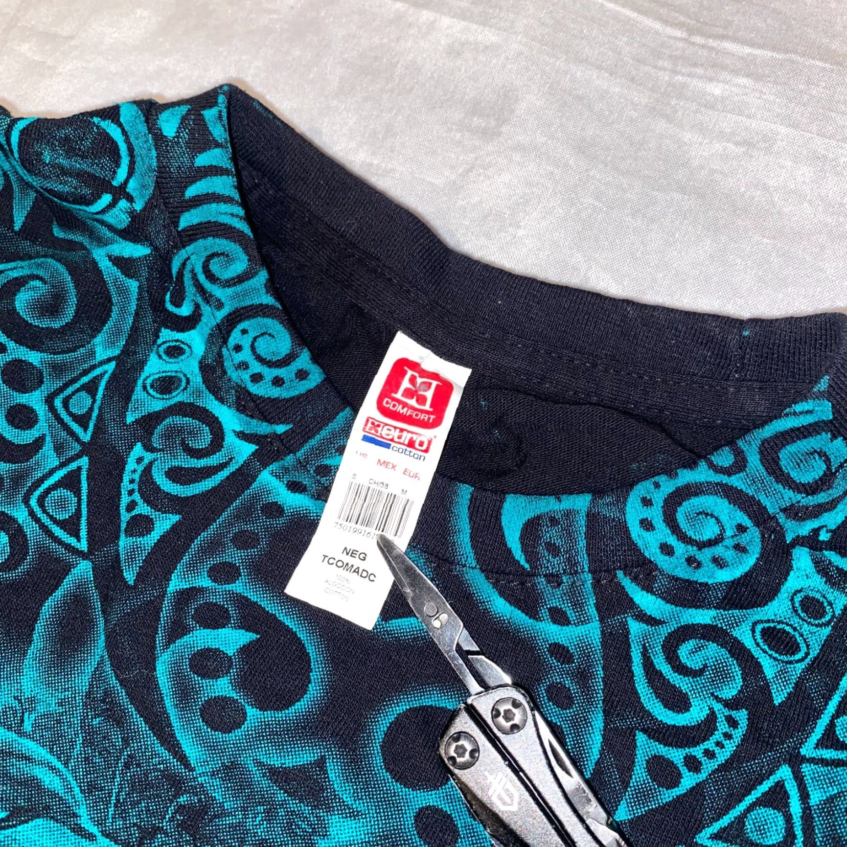 Gildan VINTAGE Gildan Tee Shirt T-Shirt Men Short Sleeve Crew Neck All Over Print Teal Blue Sea Turtles Mexico Cozumel Y2K - S Size US S / EU 44-46 / 1 - 2 Thumbnail