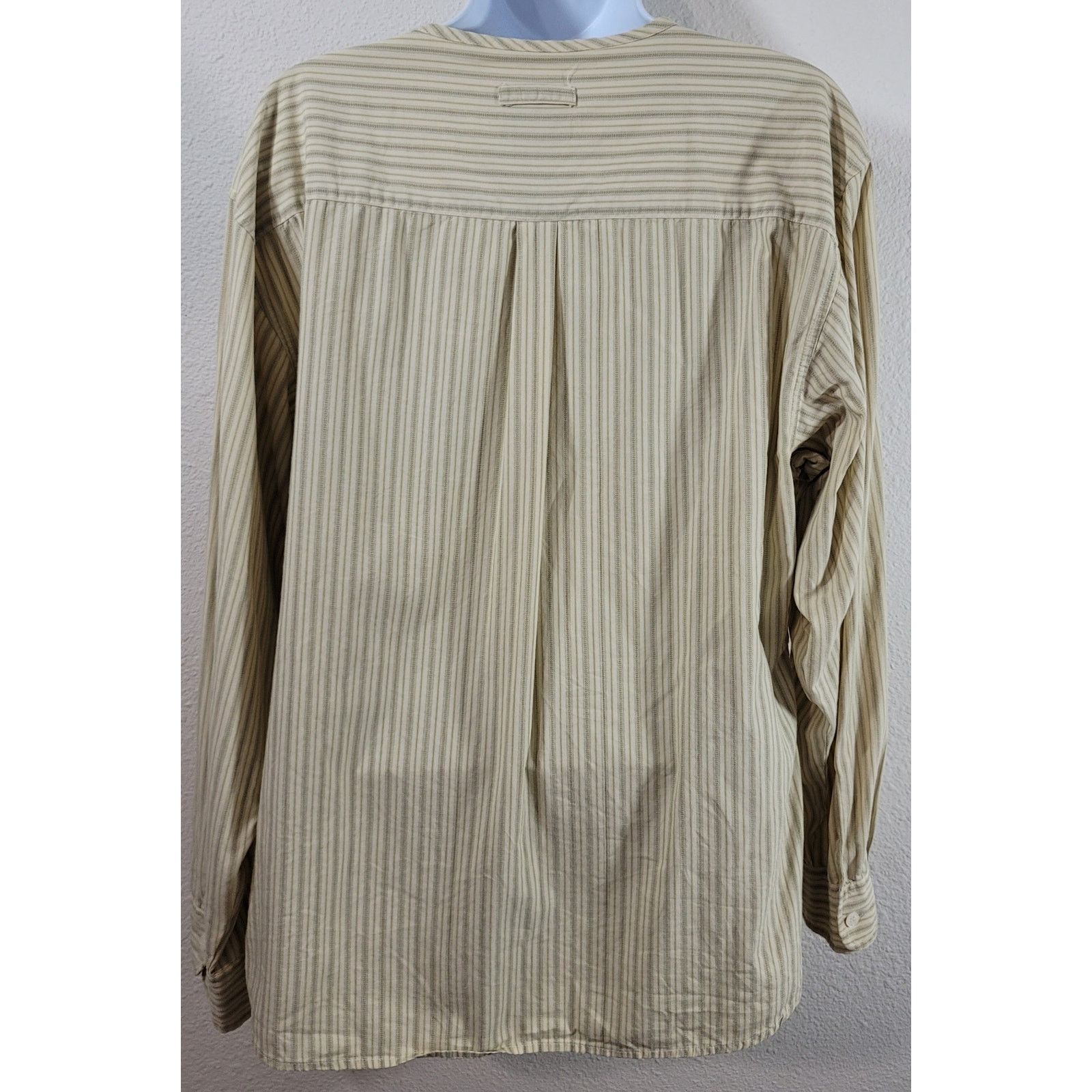 G.H. Bass & Co. G.H. Bass & Co Beige Pinstripe Button Up Top Large Size L / US 10 / IT 46 - 3 Thumbnail