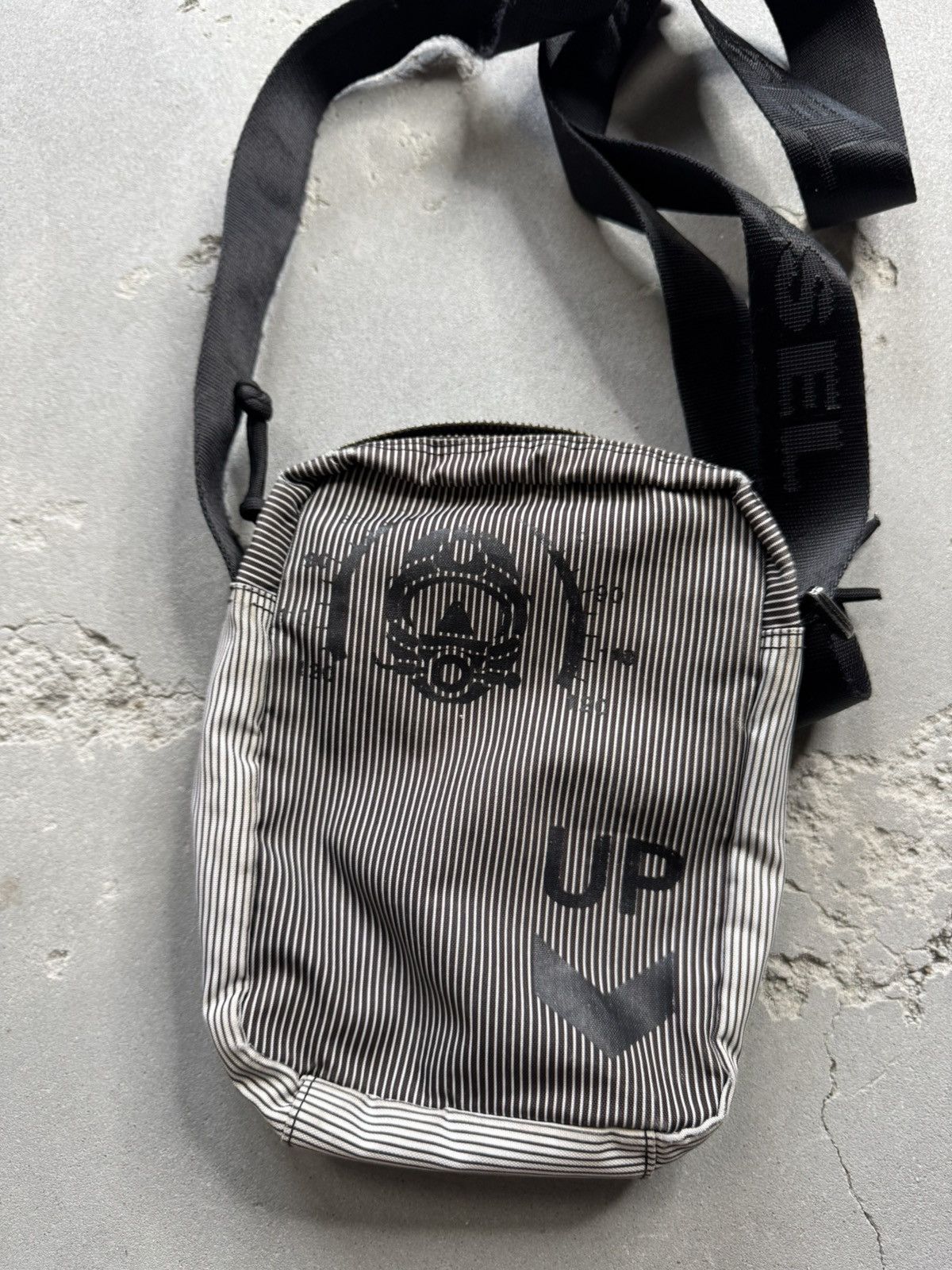 Diesel × Vintage Vintage y2k diesel messenger bag Size ONE SIZE - 3 Thumbnail