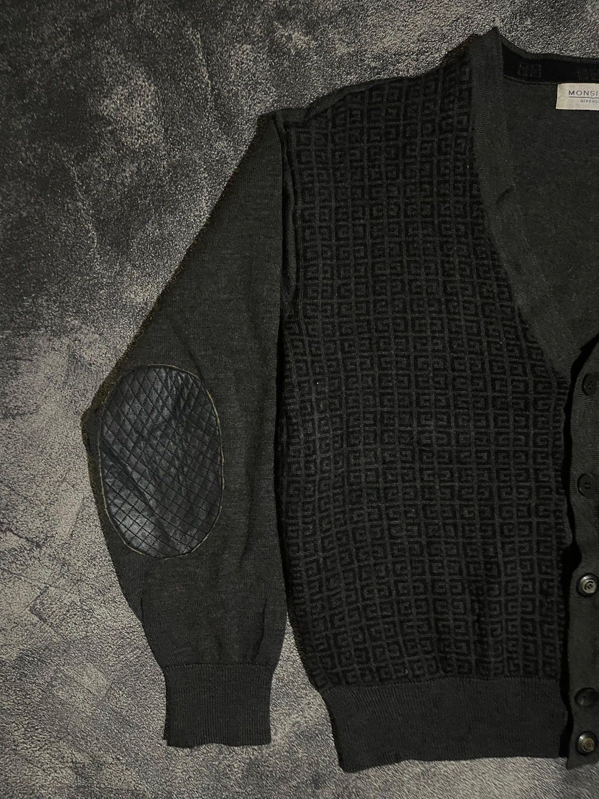 Givenchy × Vintage Givenchy Monogram Cardigan Knitted Size US M / EU 48-50 / 2 - 4 Thumbnail