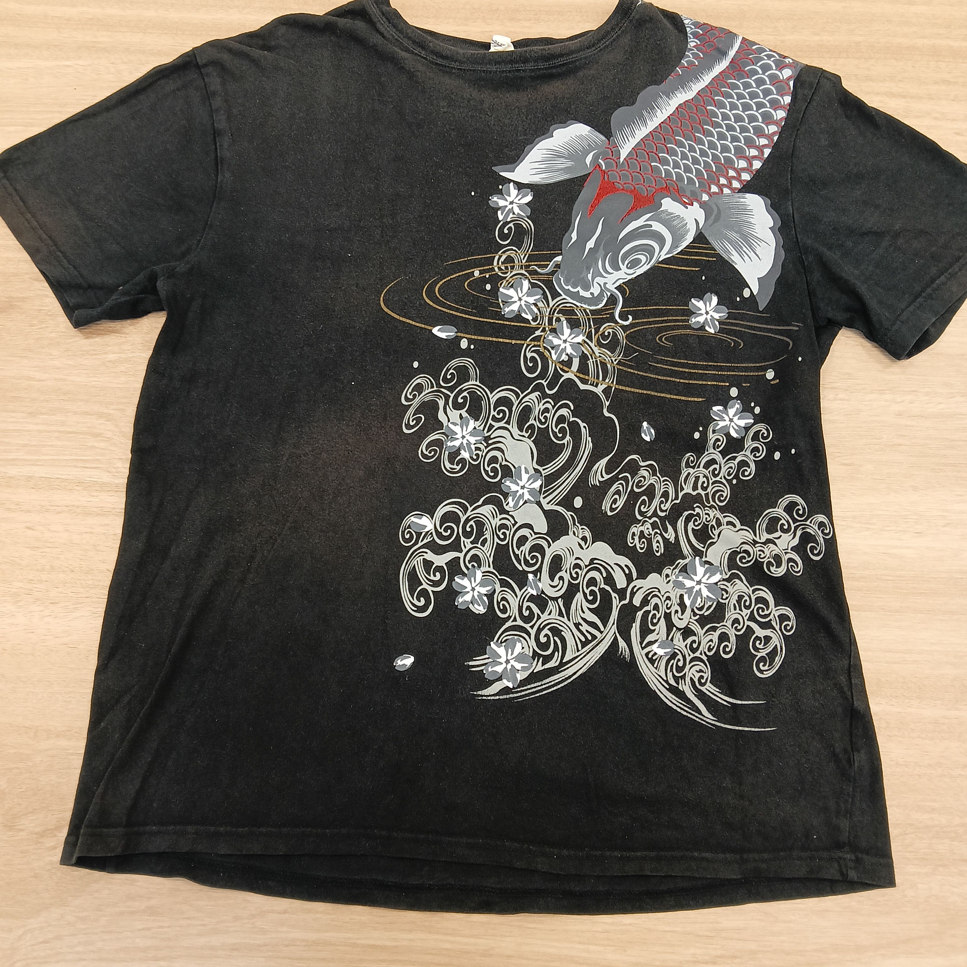 Japanese Brand KOI JAPAN FISH TEE BIG LOGO Size US L / EU 52-54 / 3 - 3 Thumbnail
