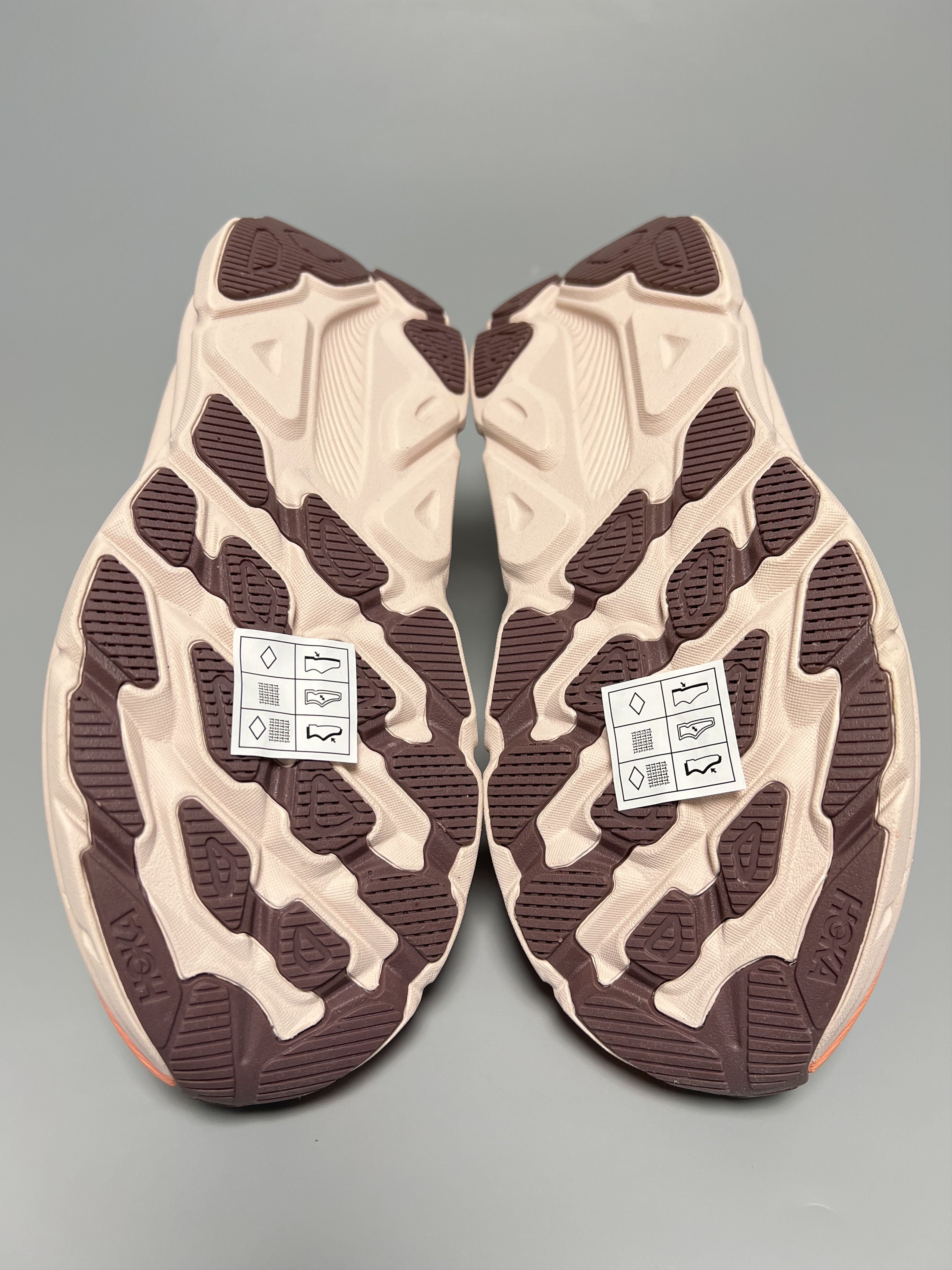 Goretex Hoka One One Clifton 9 GTX Women’s Running Shoes Size US 8 / IT 38 - 14 Thumbnail