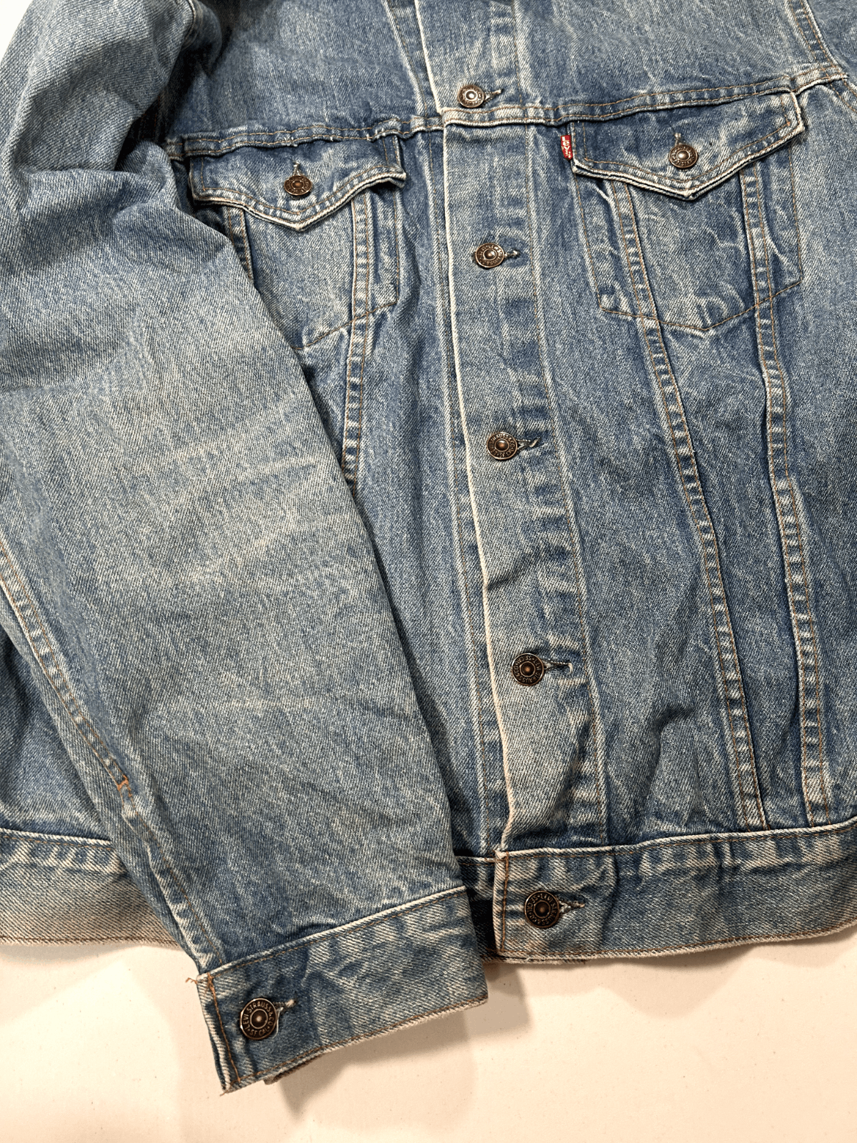 Levi's Vintage 90s Levi's Denim Medium Wash Button Up Jacket Size Size US L / EU 52-54 / 3 - 6 Thumbnail