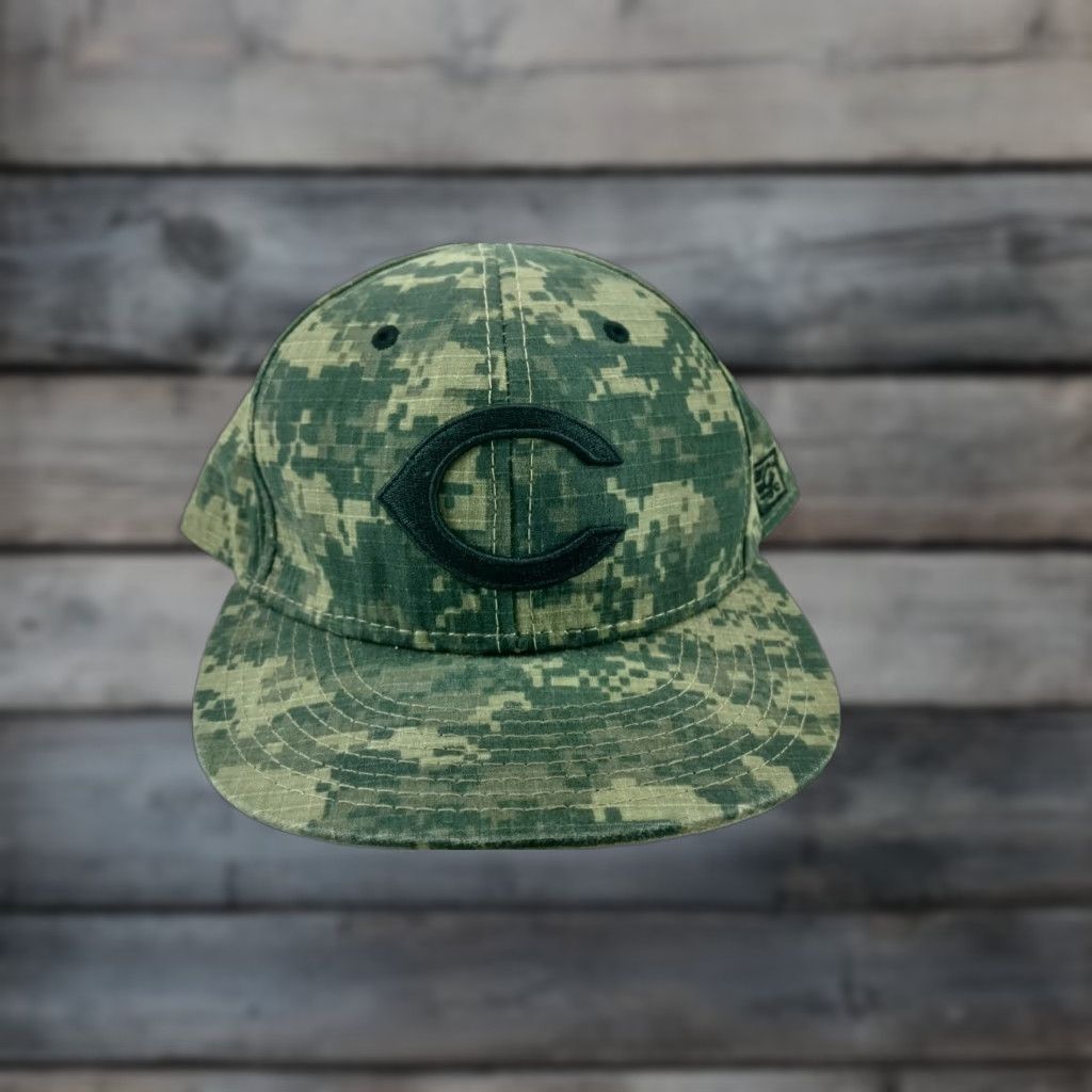 Logo 7 The Game Digital Camo Hat Cincinnati Reds Cap Embroidered Logo Fitted 7.5 Mens Baseball Cap Multicolor Reds Size ONE SIZE - 1 Thumbnail