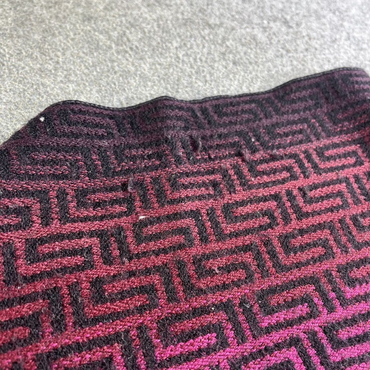 Versace Versace Scarf / Muffler / Neckwear T1158 Size ONE SIZE - 6 Thumbnail
