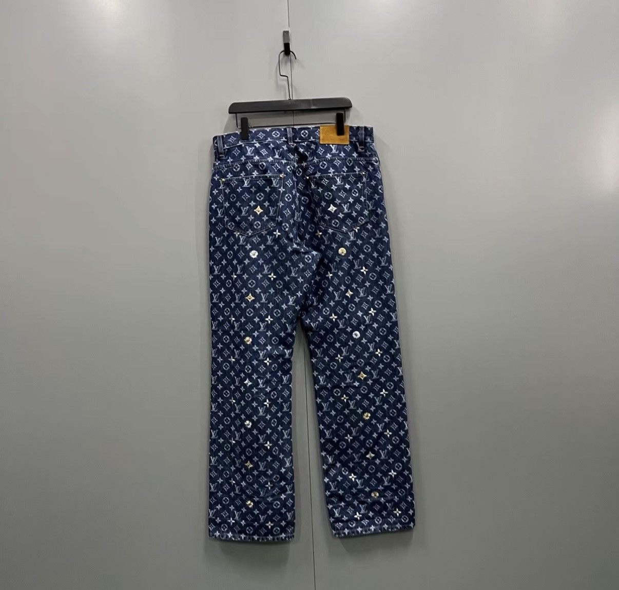 Louis Vuitton Louis Vuitton 2026 Spring Logo Allover Print Skate Pants J41 Size 24" / US 00 / IT 34 - 2 Thumbnail
