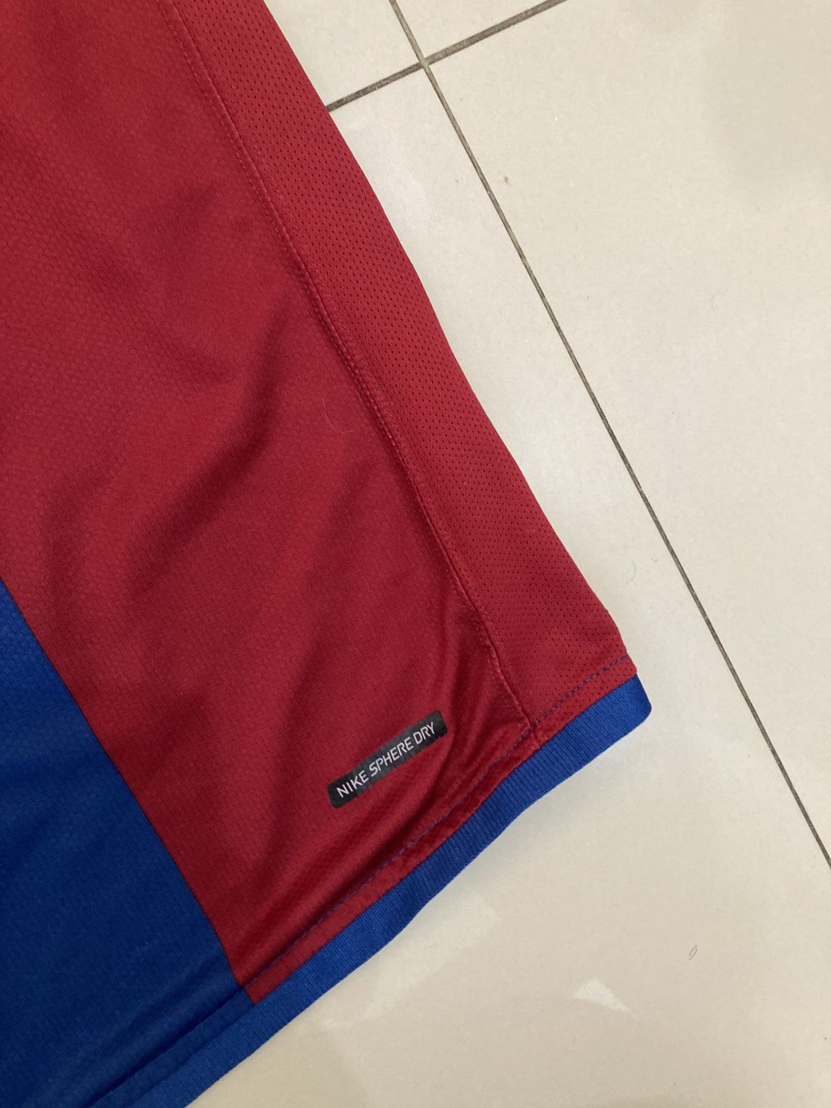 Nike Vintage nike fc barcelona soccer football jersey XL y2k drip Size US XL / EU 56 / 4 - 9 Thumbnail
