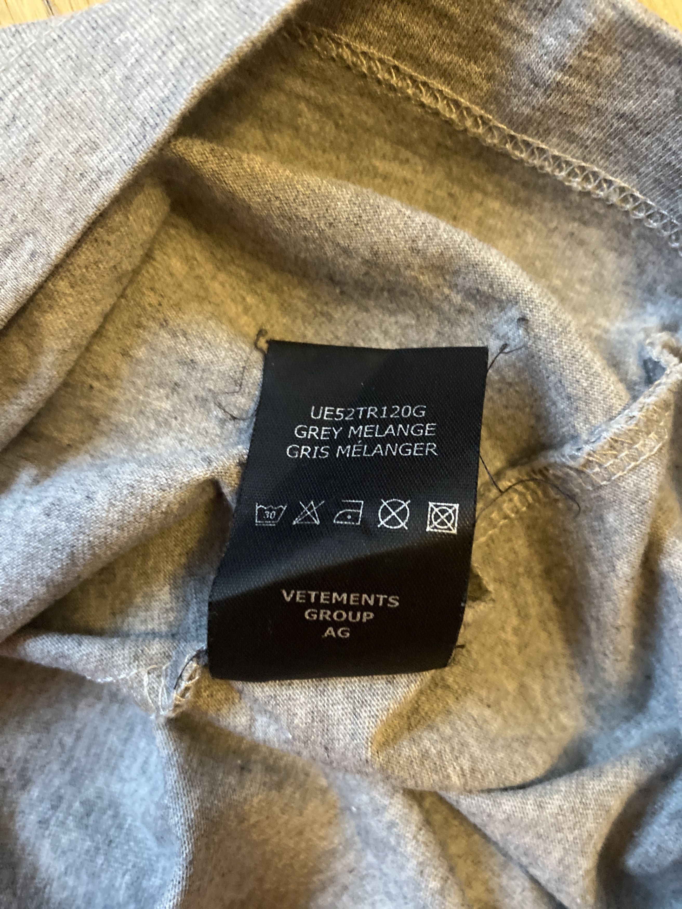 Vetements VETEMENTS Grey Logo Unisex T-shirt Size US M / EU 48-50 / 2 - 4 Thumbnail