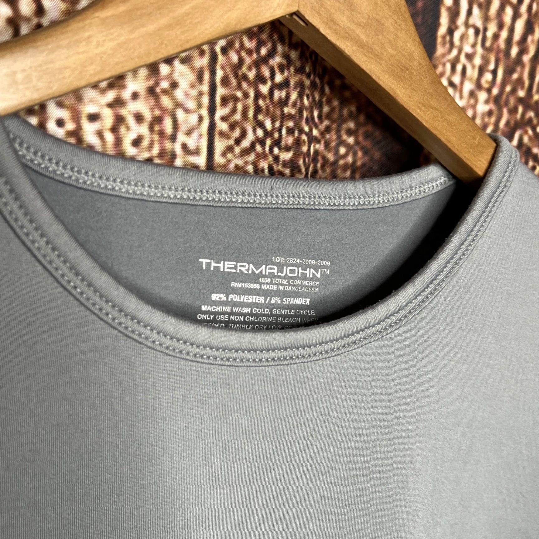 Layer 8 ThermaJohn Shirt Mens L Gray Long Sleeve Thermal Base Layer Pullover Crew Neck Activewear Sports Size US L / EU 52-54 / 3 - 2 Thumbnail