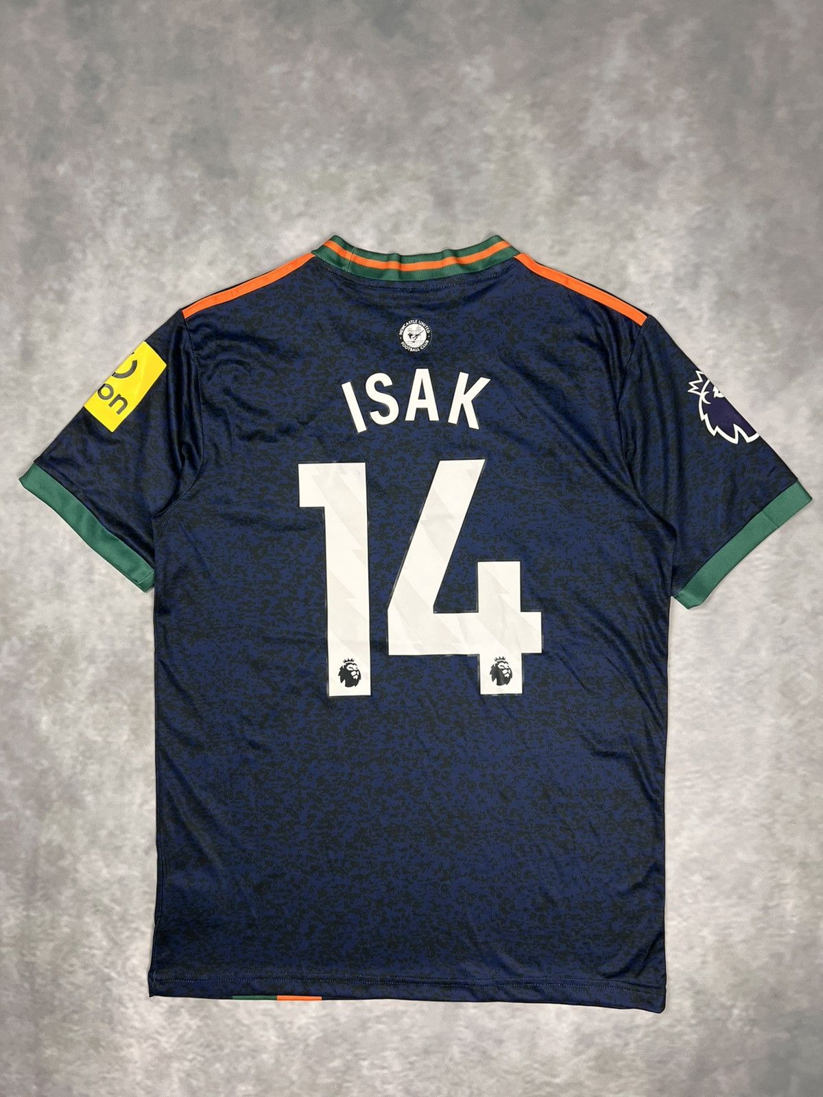 Adidas Newcastle United 2025-26 Jersey ISAK #14 Adidas Retro Sz S Size US S / EU 44-46 / 1 - 3 Thumbnail