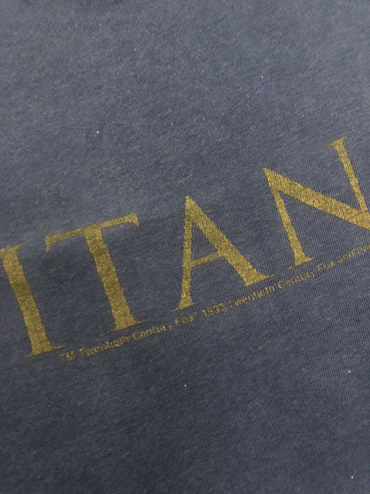 Vintage VINTAGE 1993 MOVIE TITANIC SUNFADED TEE Size US L / EU 52-54 / 3 - 3 Thumbnail