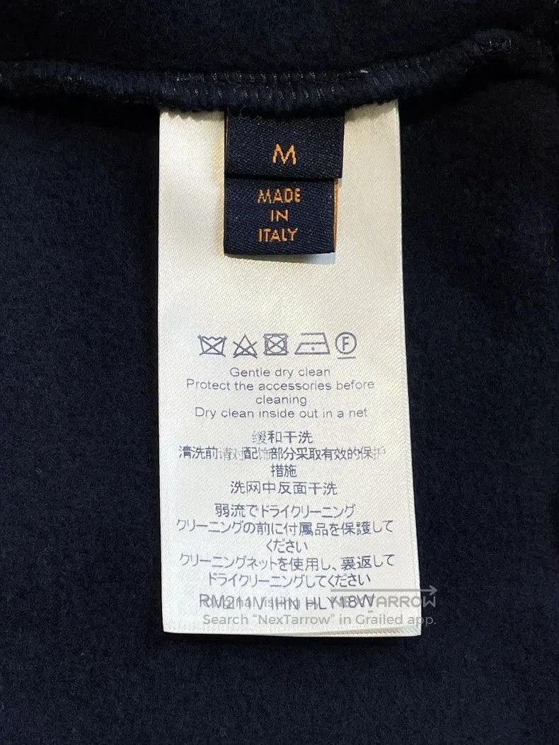 Louis Vuitton LV navy blue beaded sweatshirt M size. Size US M / EU 48-50 / 2 - 7 Thumbnail