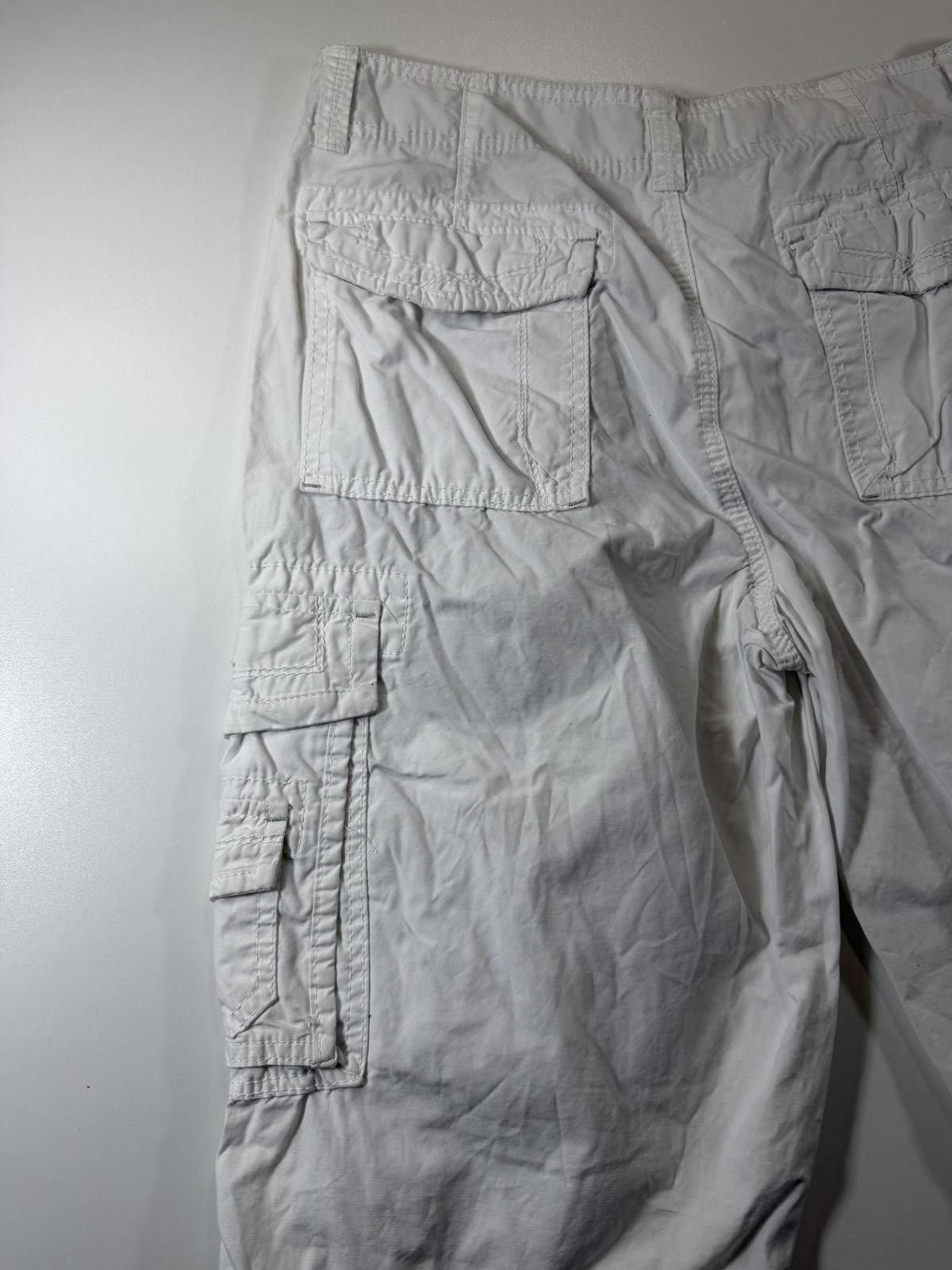 UNIONBAY Unionbay White Cargo Shorts with Multiple Pockets 32 Size US 32 / EU 48 - 9 Thumbnail